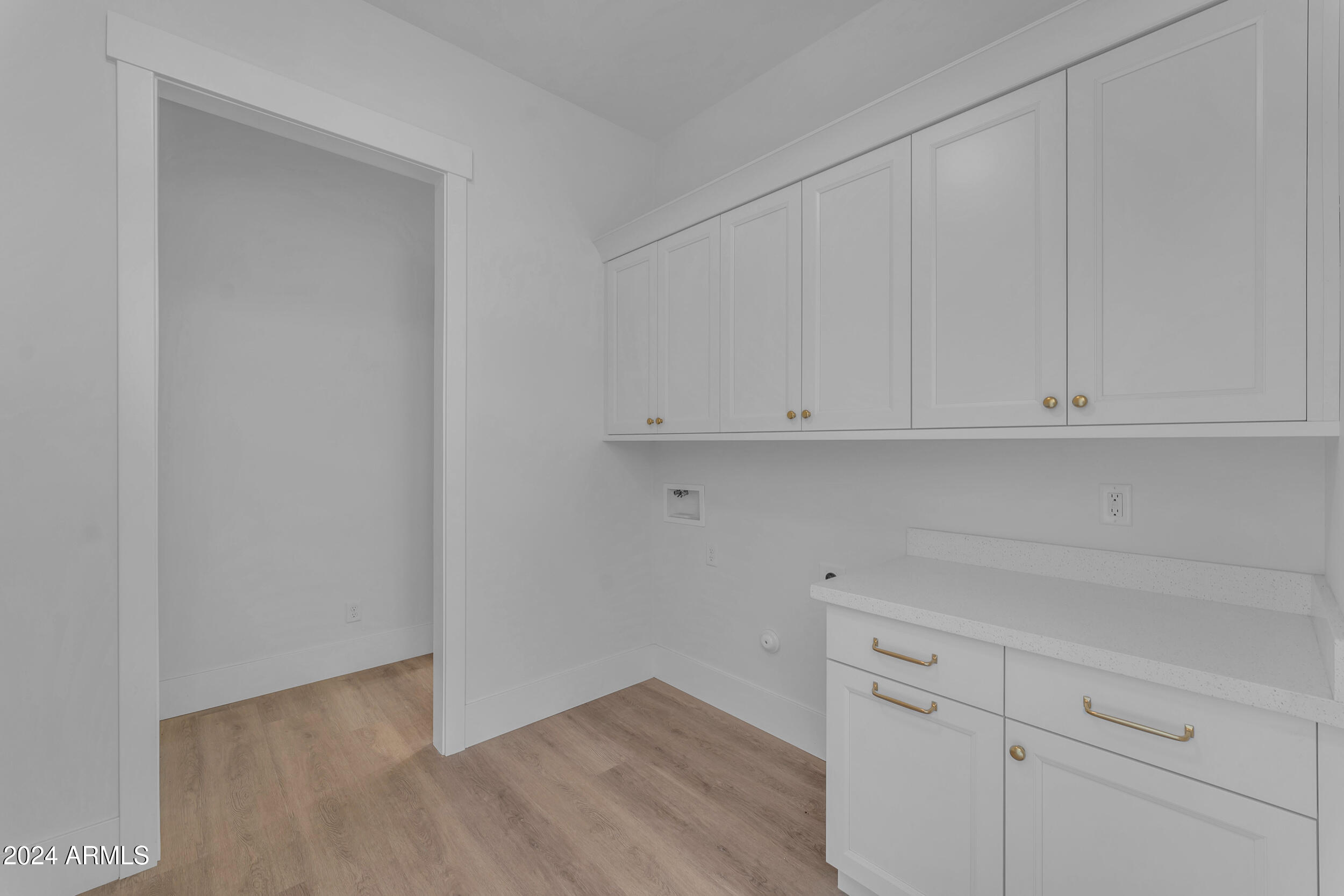 2592 E Mountain Drive