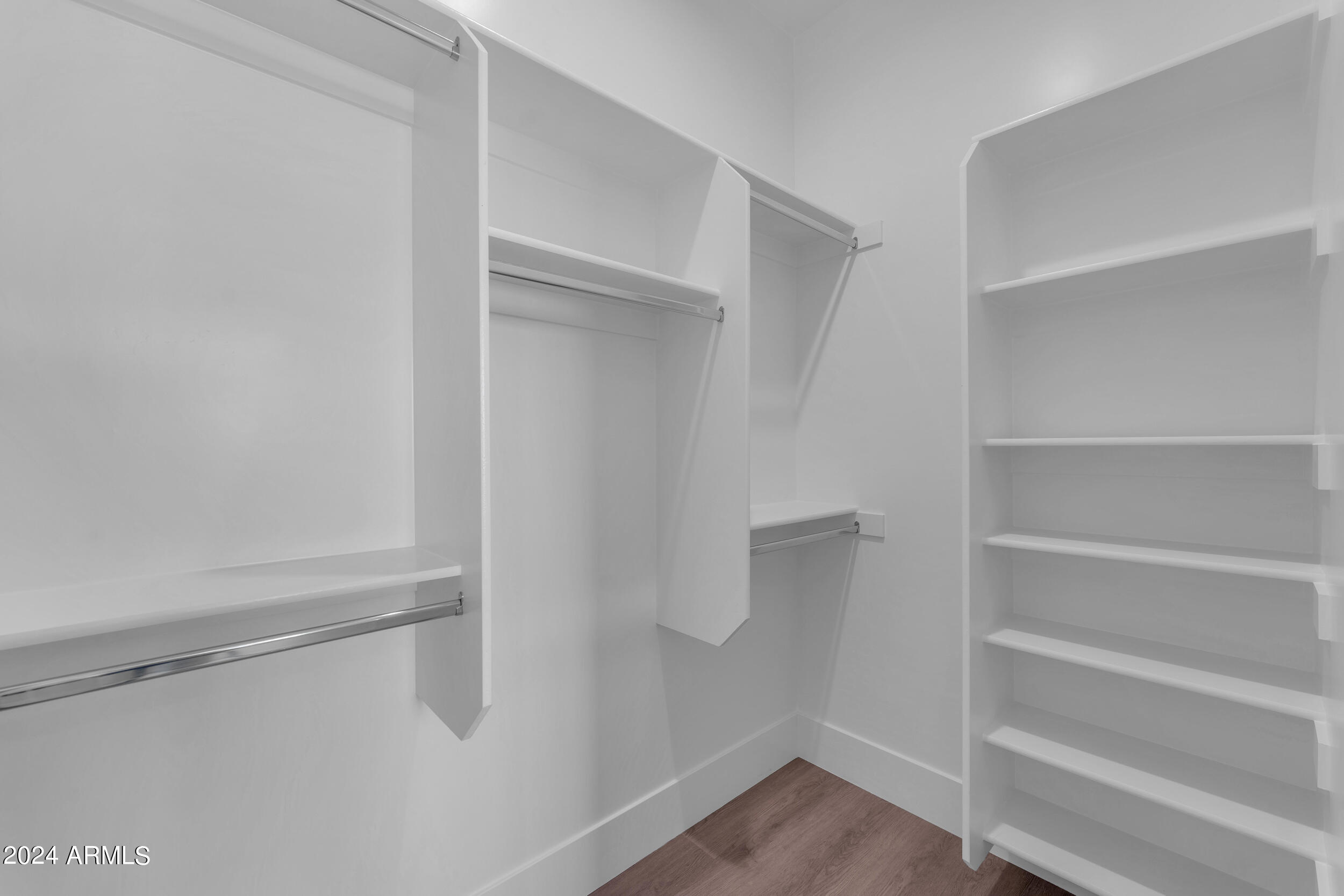 2592 E Mountain Drive