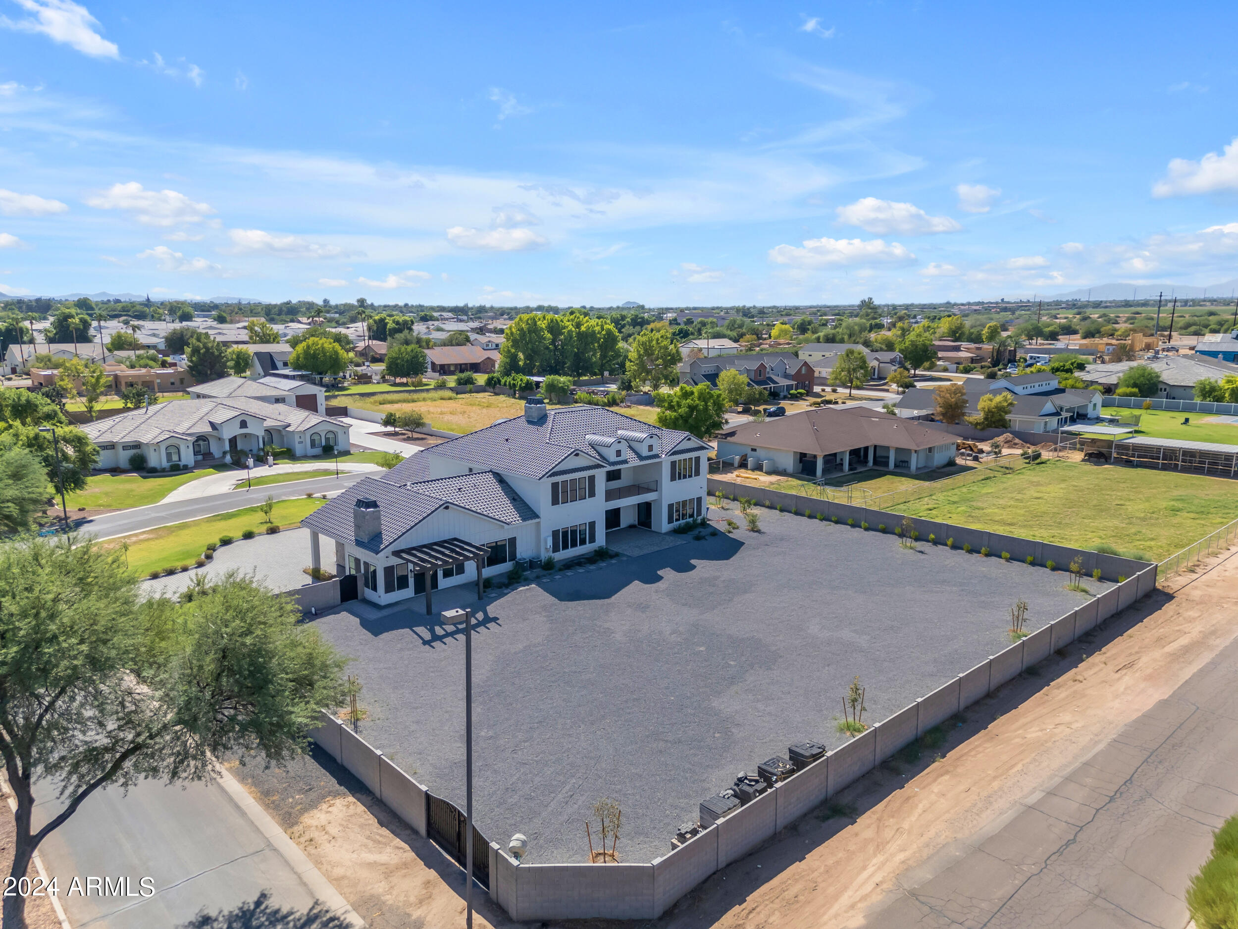 2592 E Mountain Drive