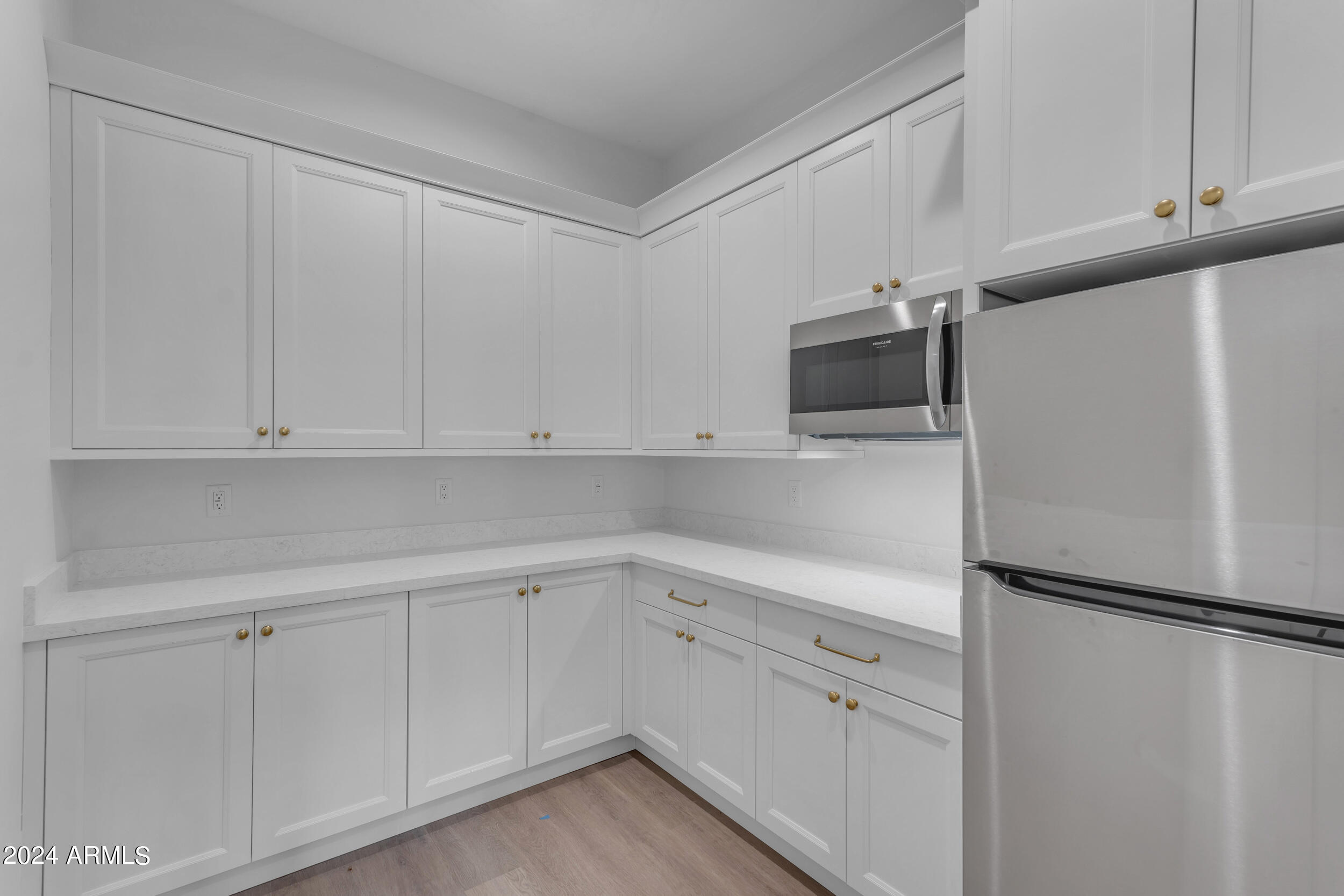 2592 E Mountain Drive