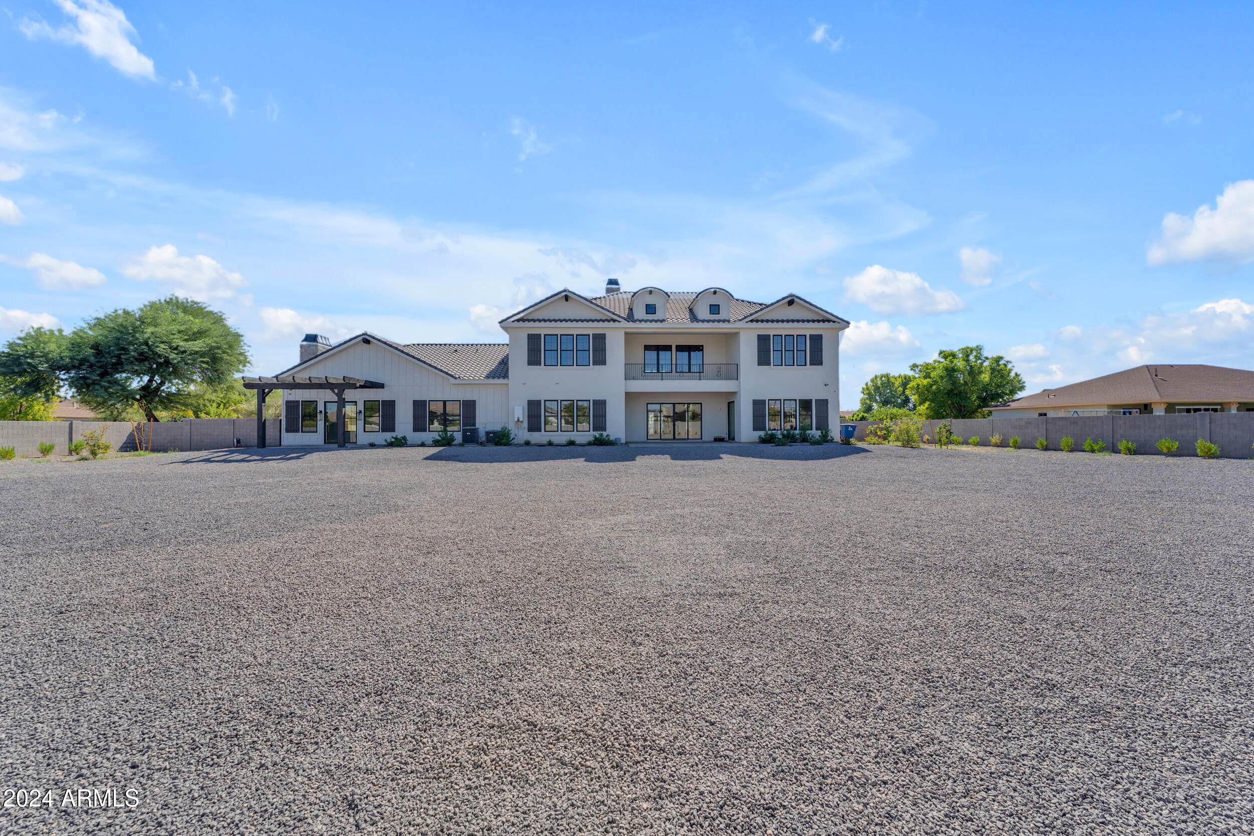 2592 E Mountain Drive