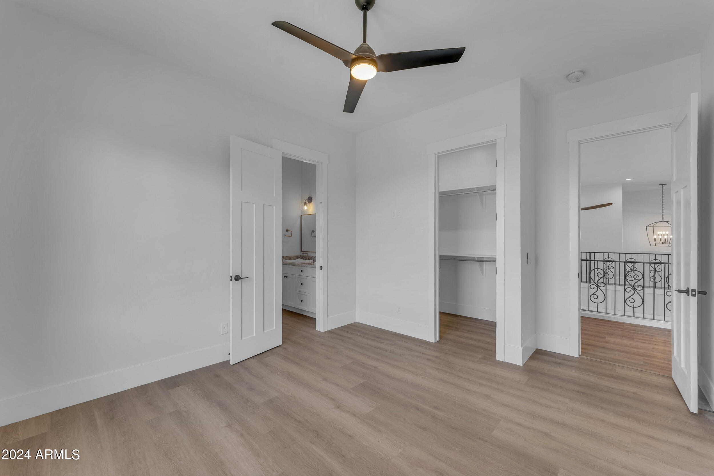 2592 E Mountain Drive