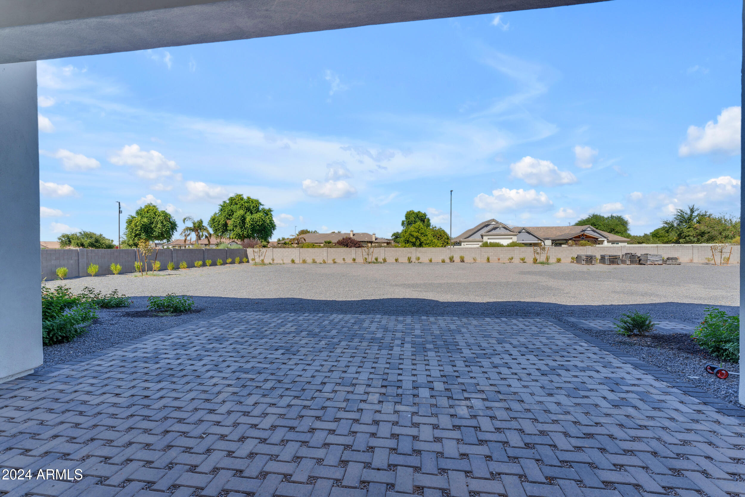 2592 E Mountain Drive