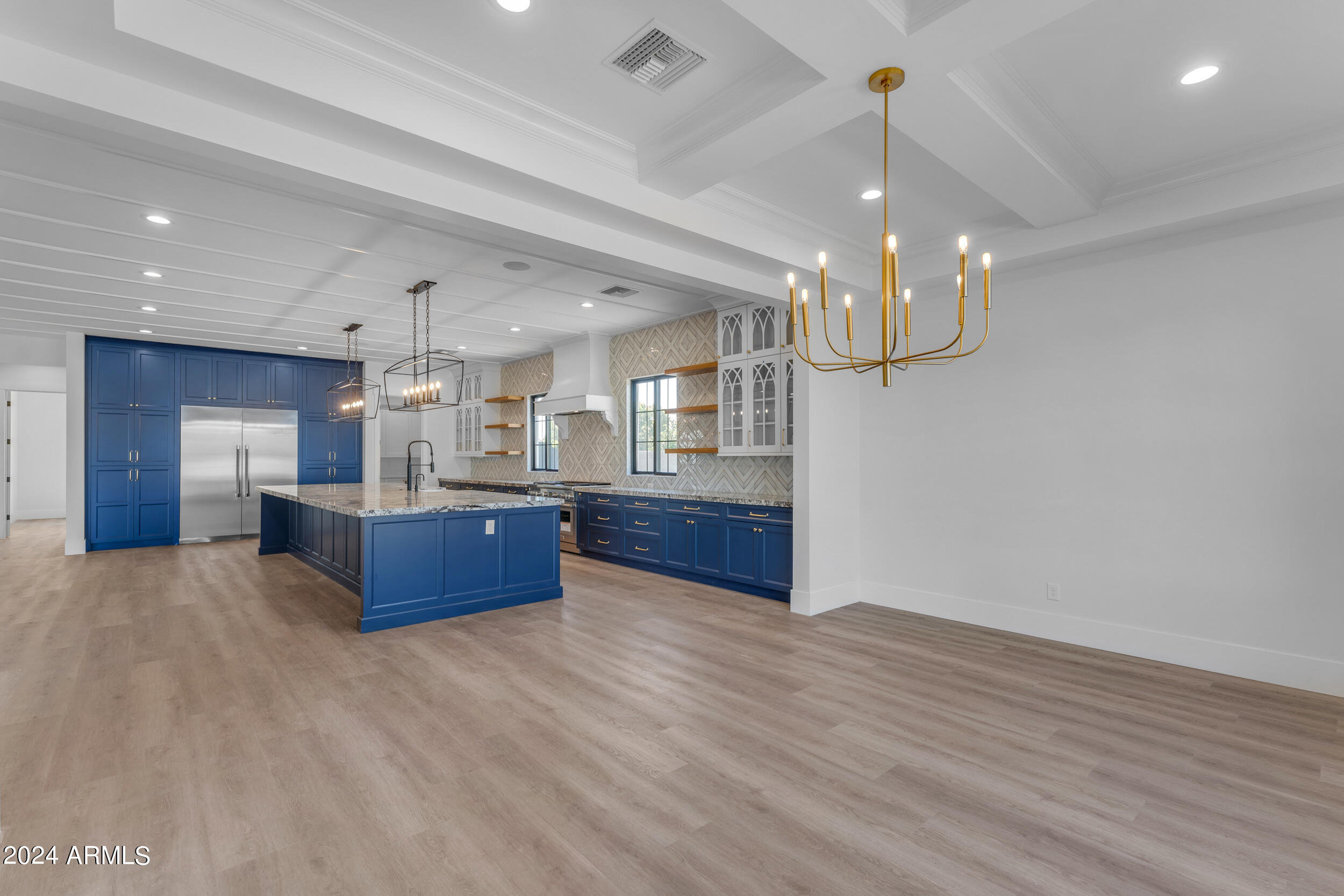 2592 E Mountain Drive