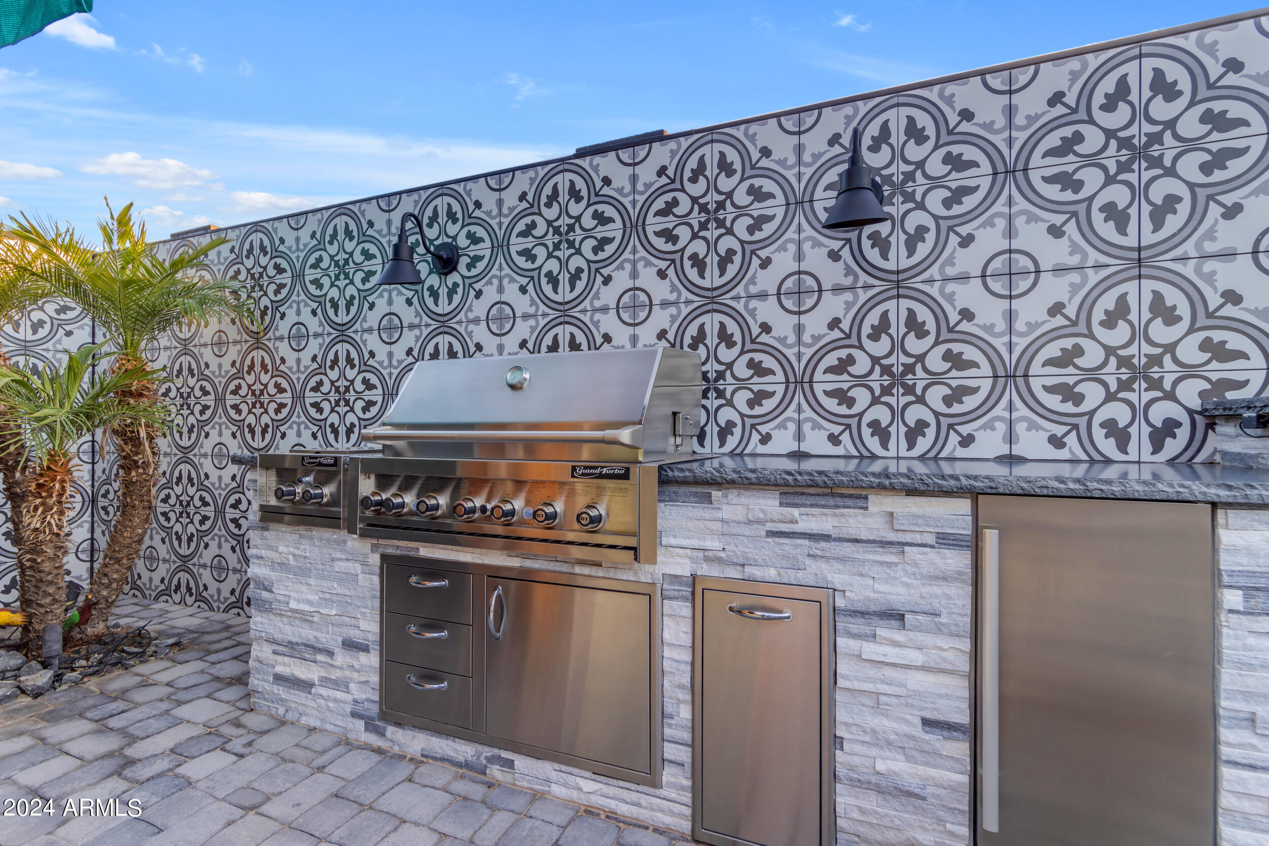 7738 S RESEDA Street