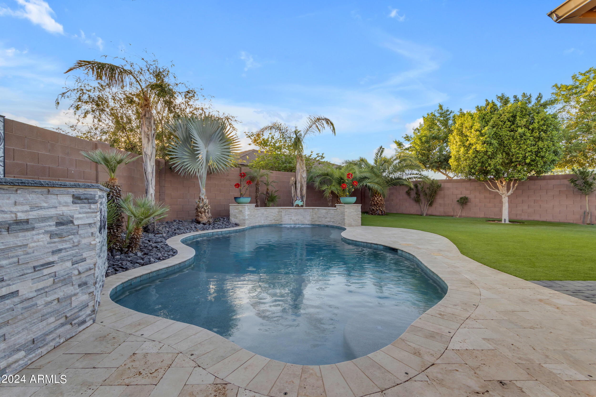 7738 S RESEDA Street