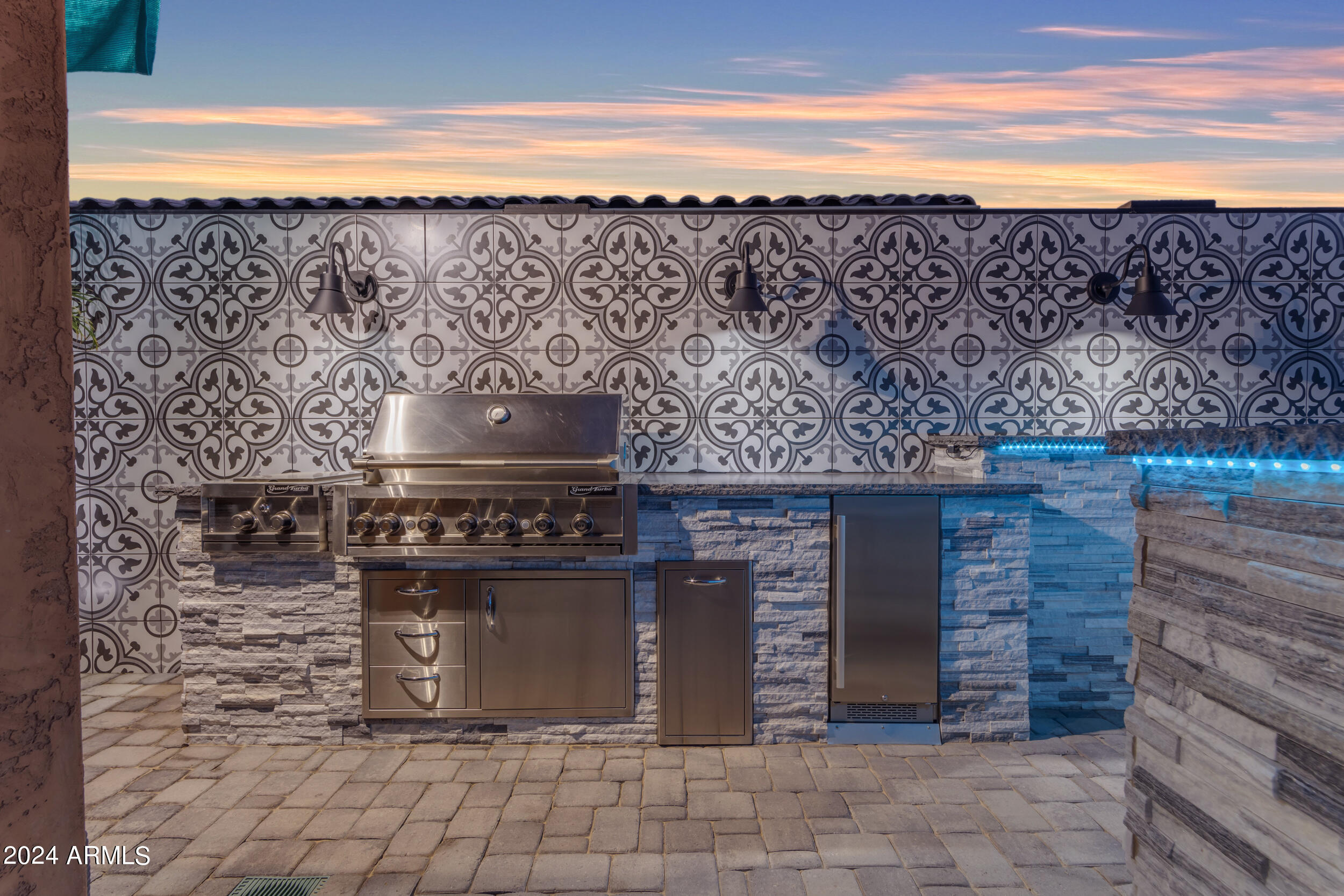 7738 S RESEDA Street