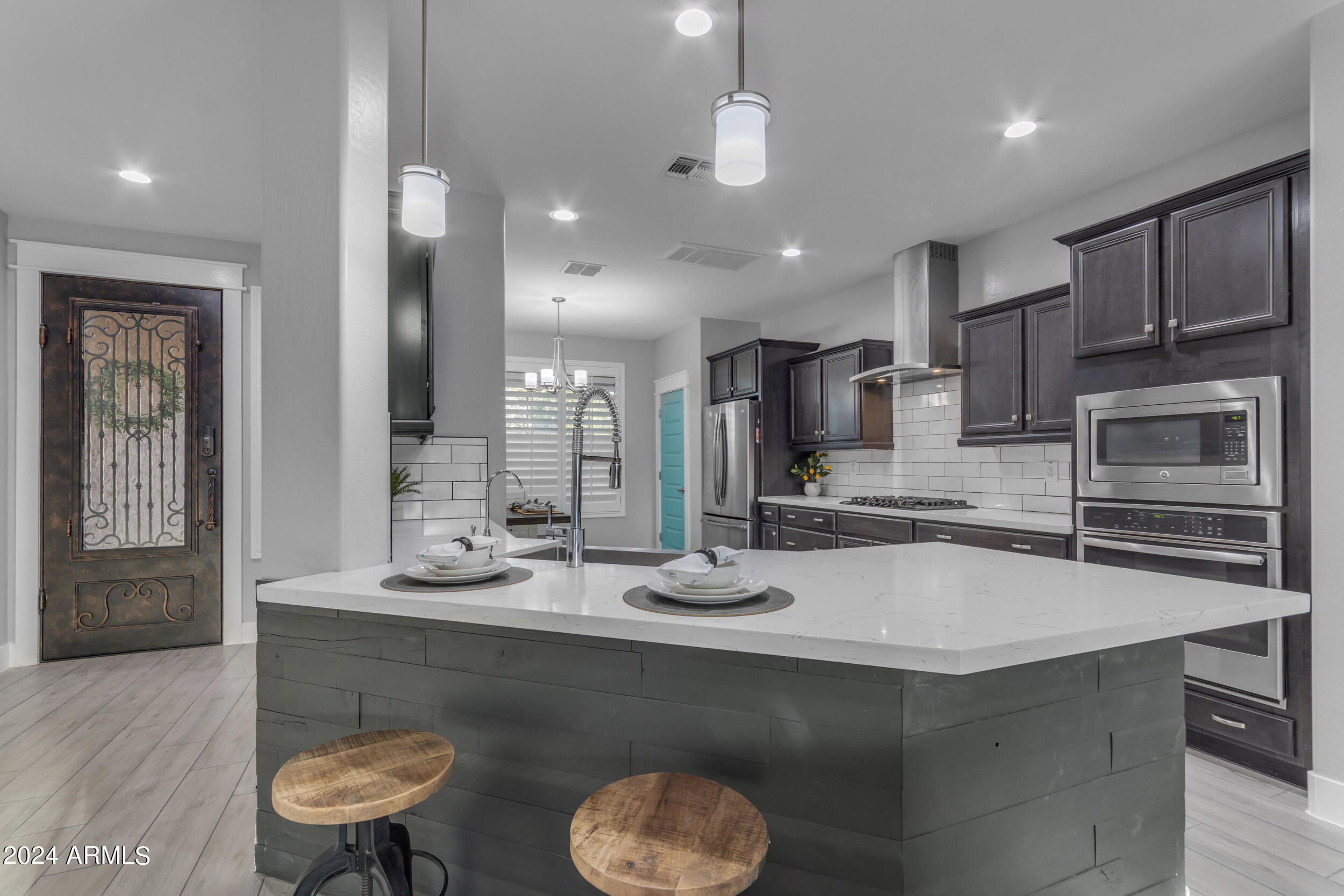 7738 S RESEDA Street