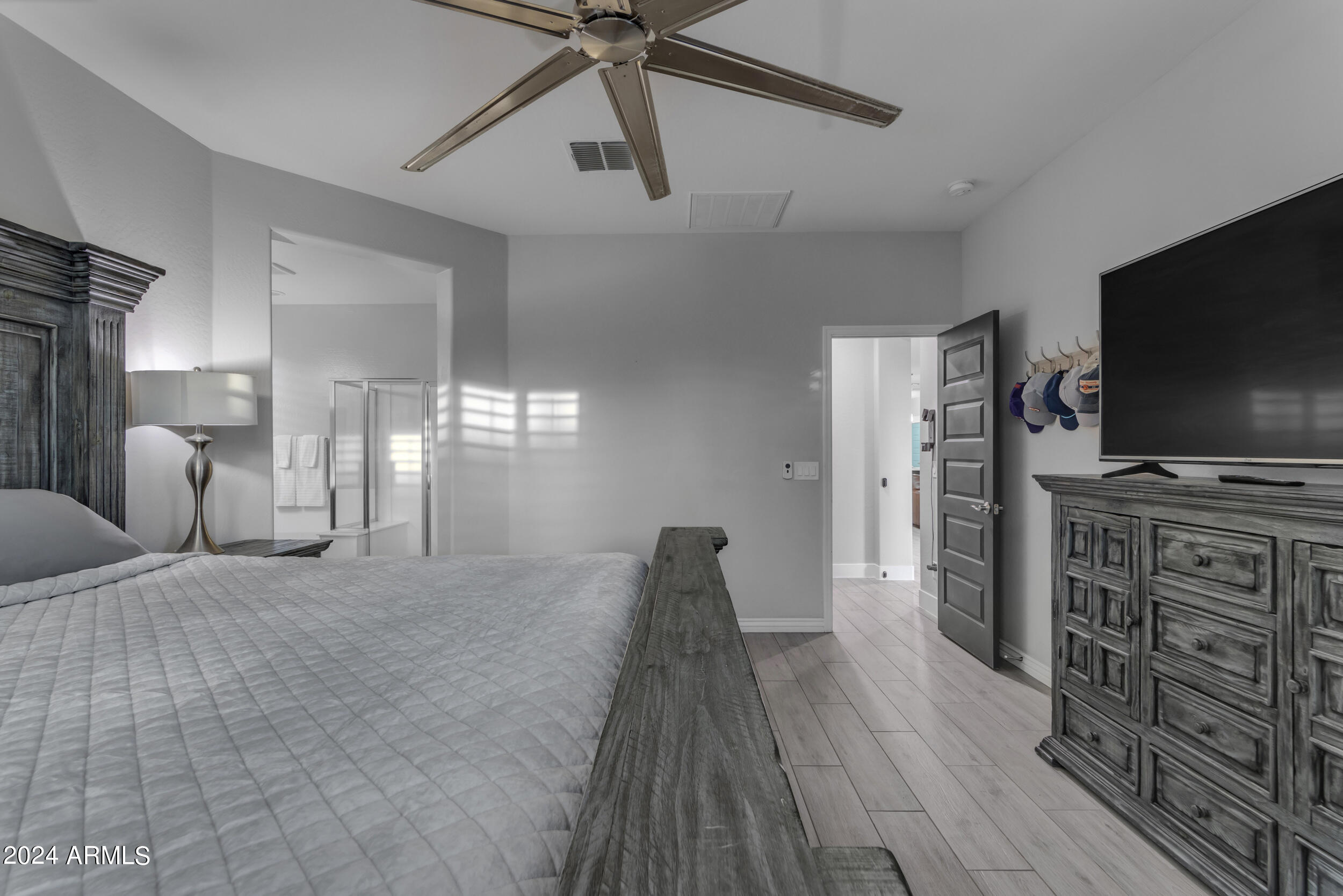 7738 S RESEDA Street