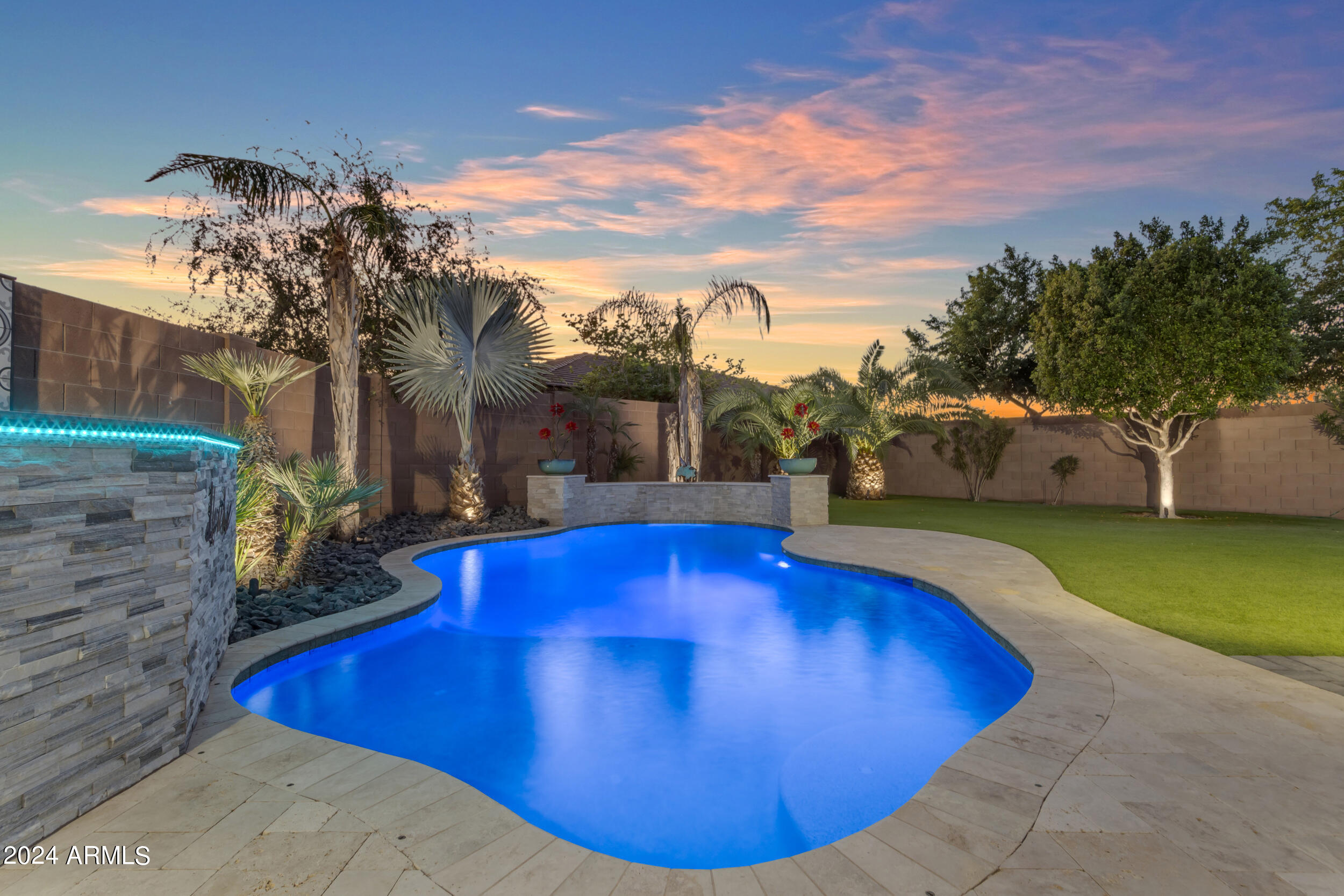 7738 S RESEDA Street