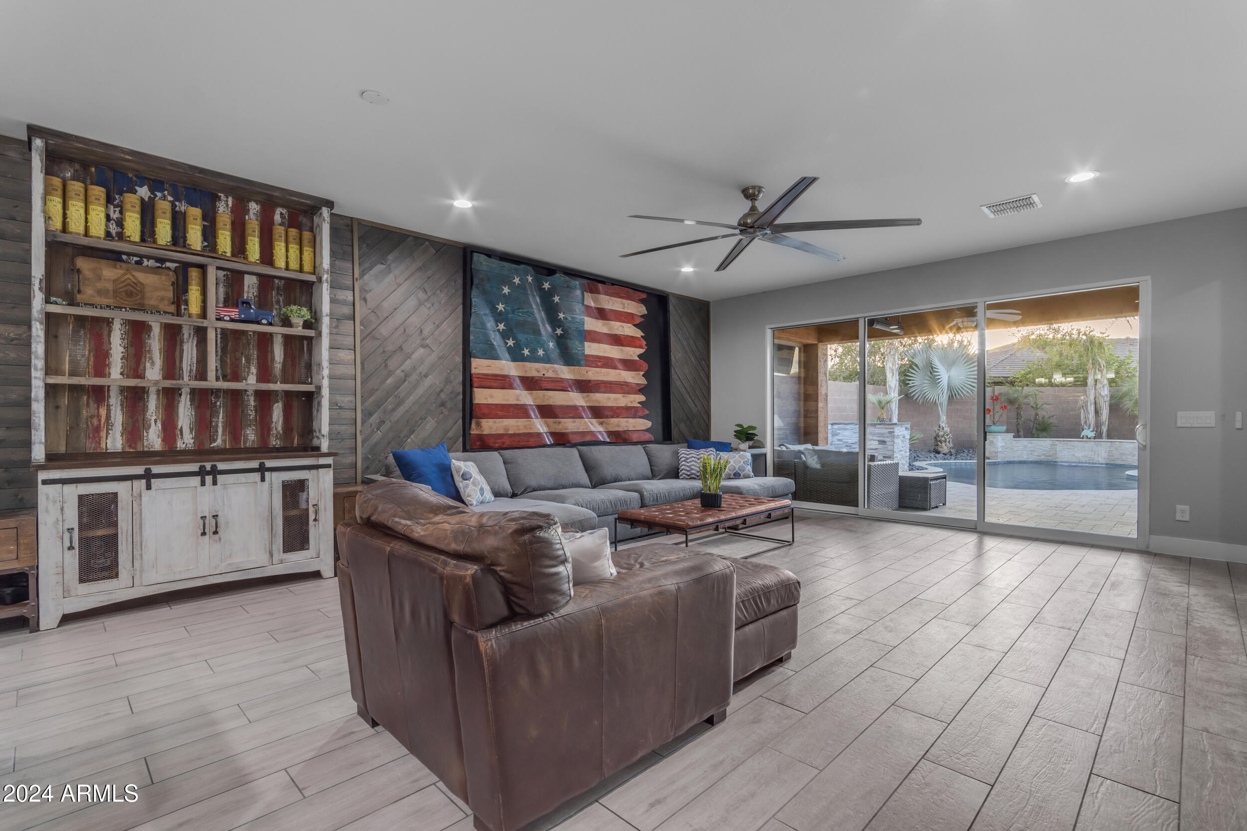 7738 S RESEDA Street