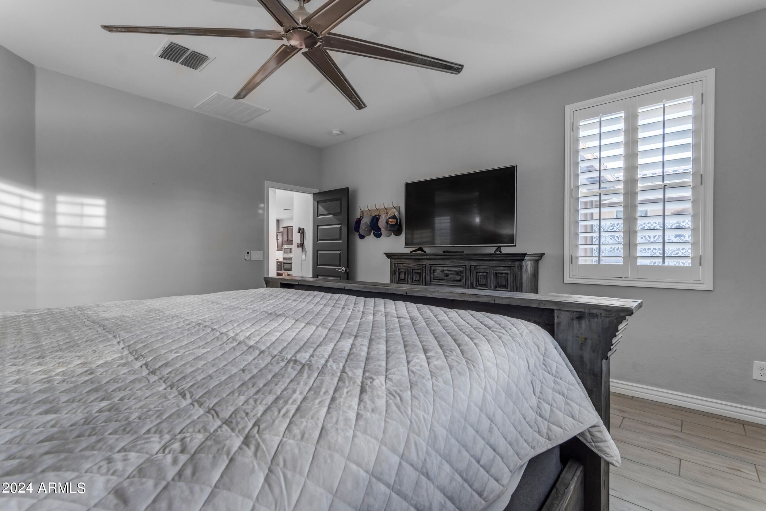 7738 S RESEDA Street