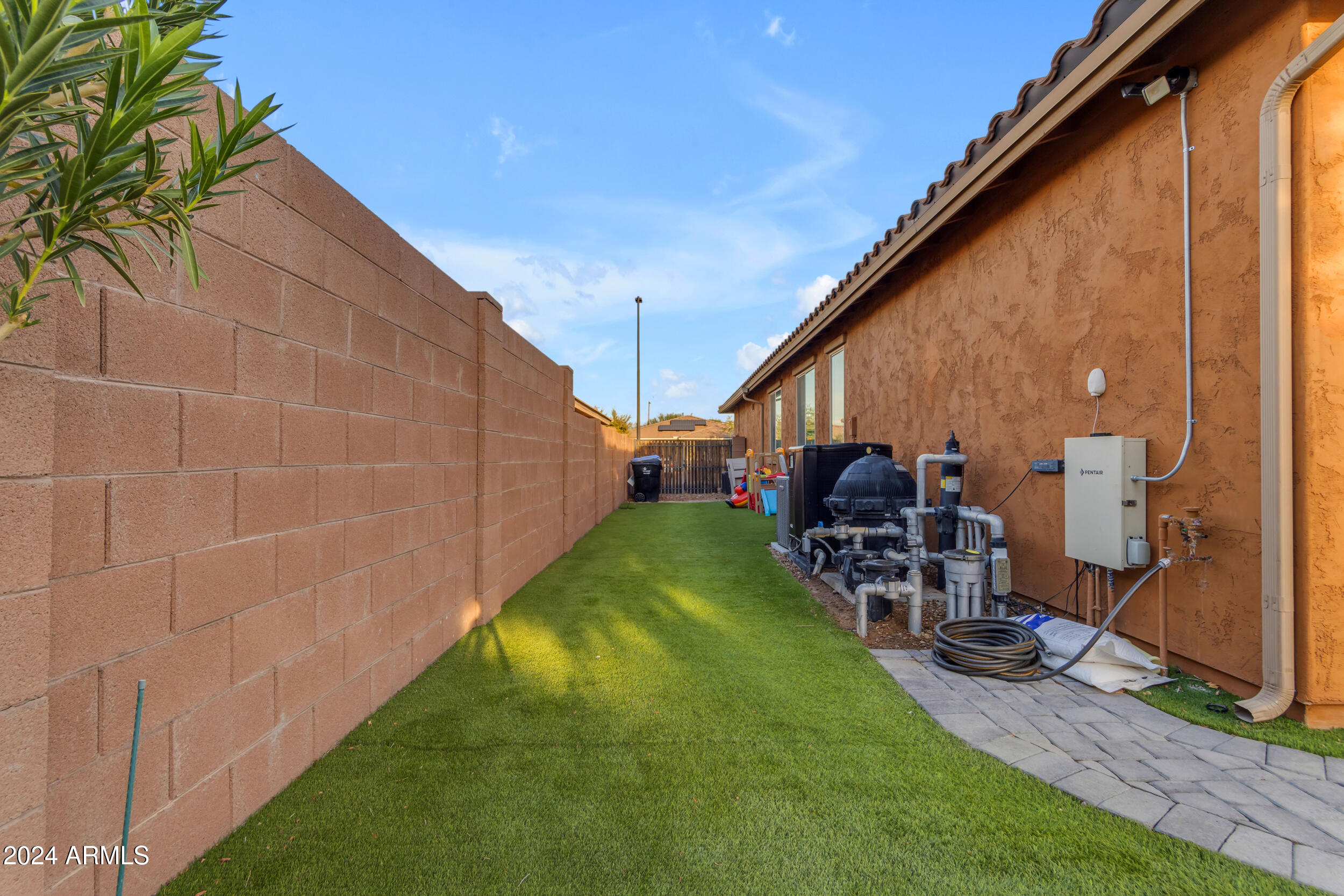 7738 S RESEDA Street