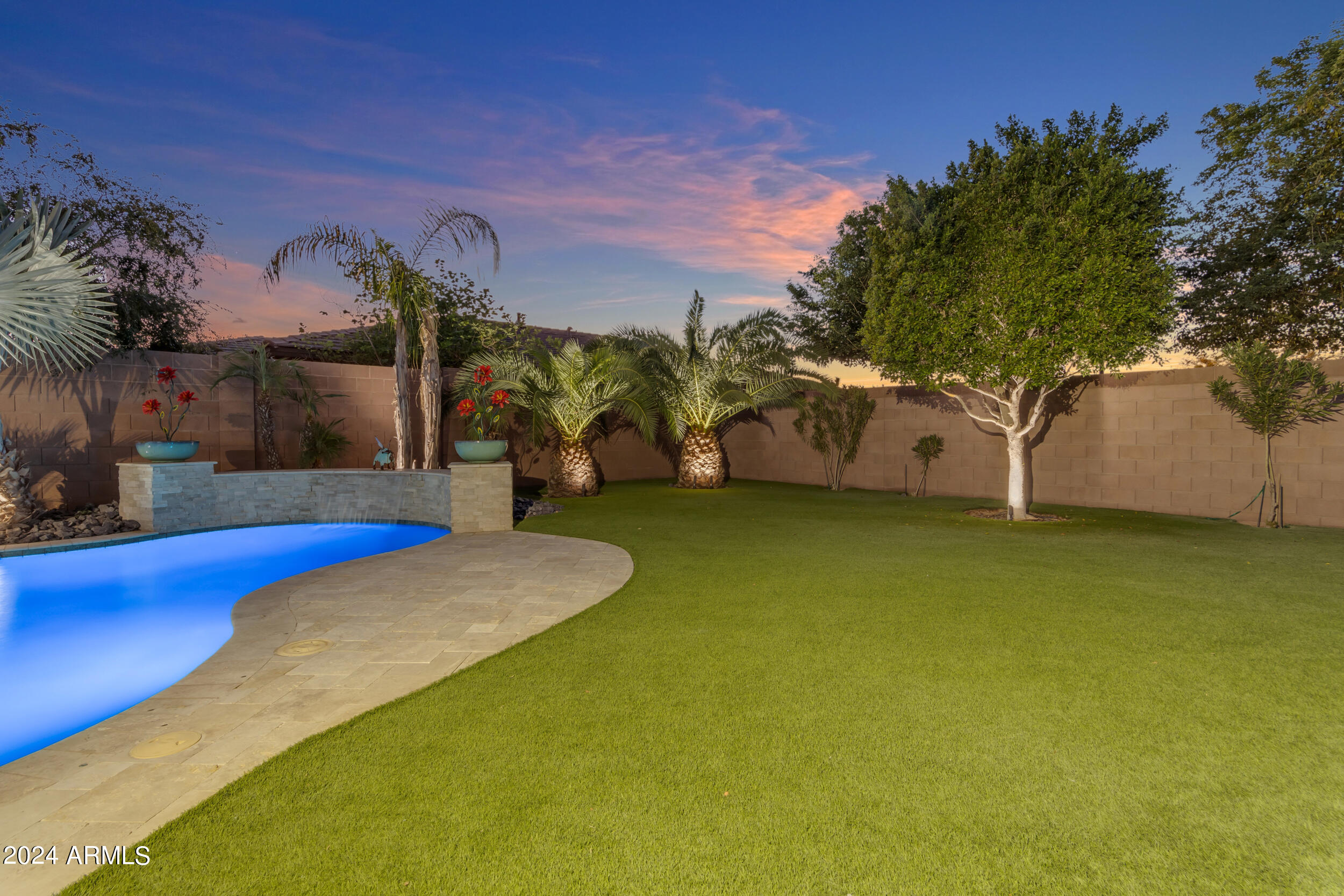 7738 S RESEDA Street