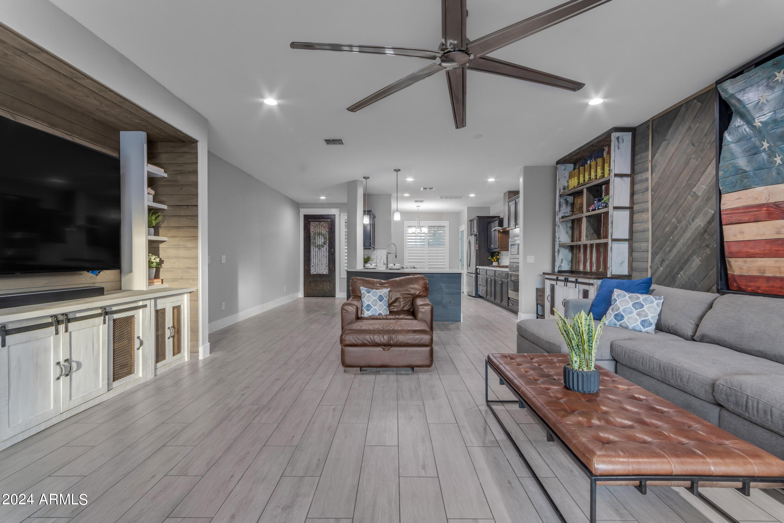 7738 S RESEDA Street