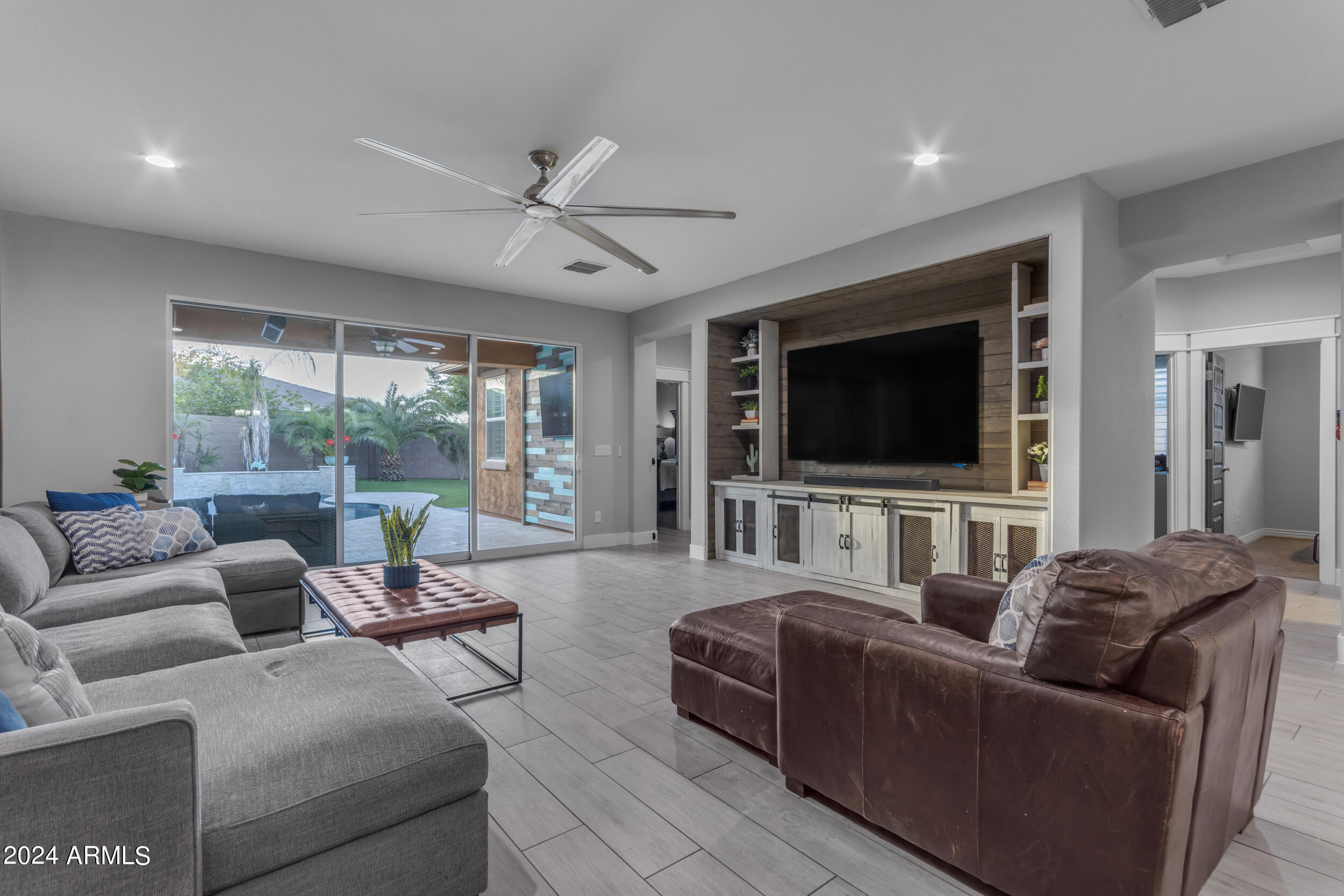 7738 S RESEDA Street