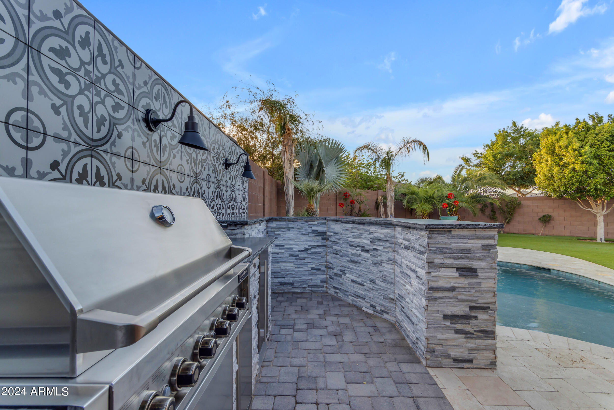 7738 S RESEDA Street