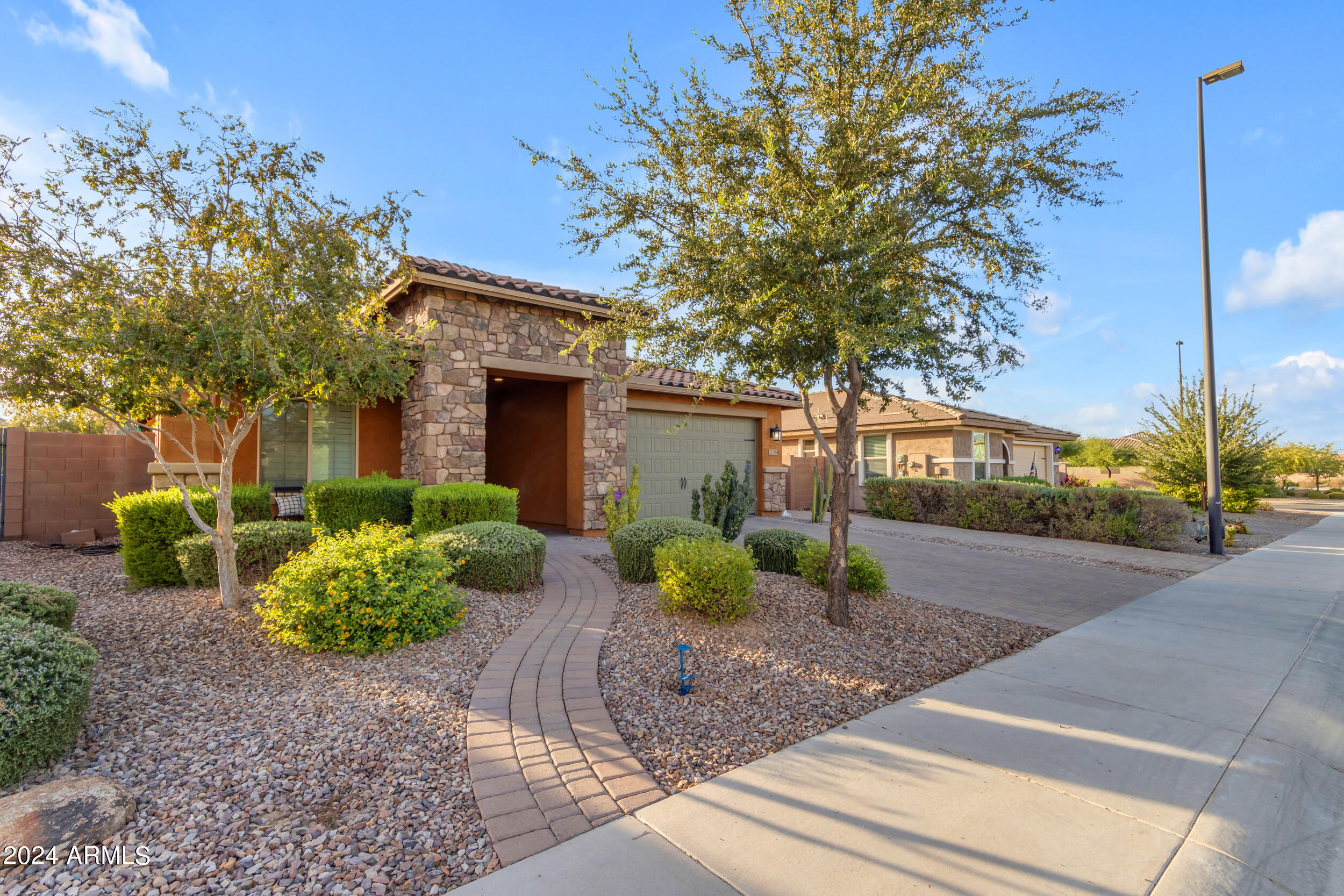 7738 S RESEDA Street