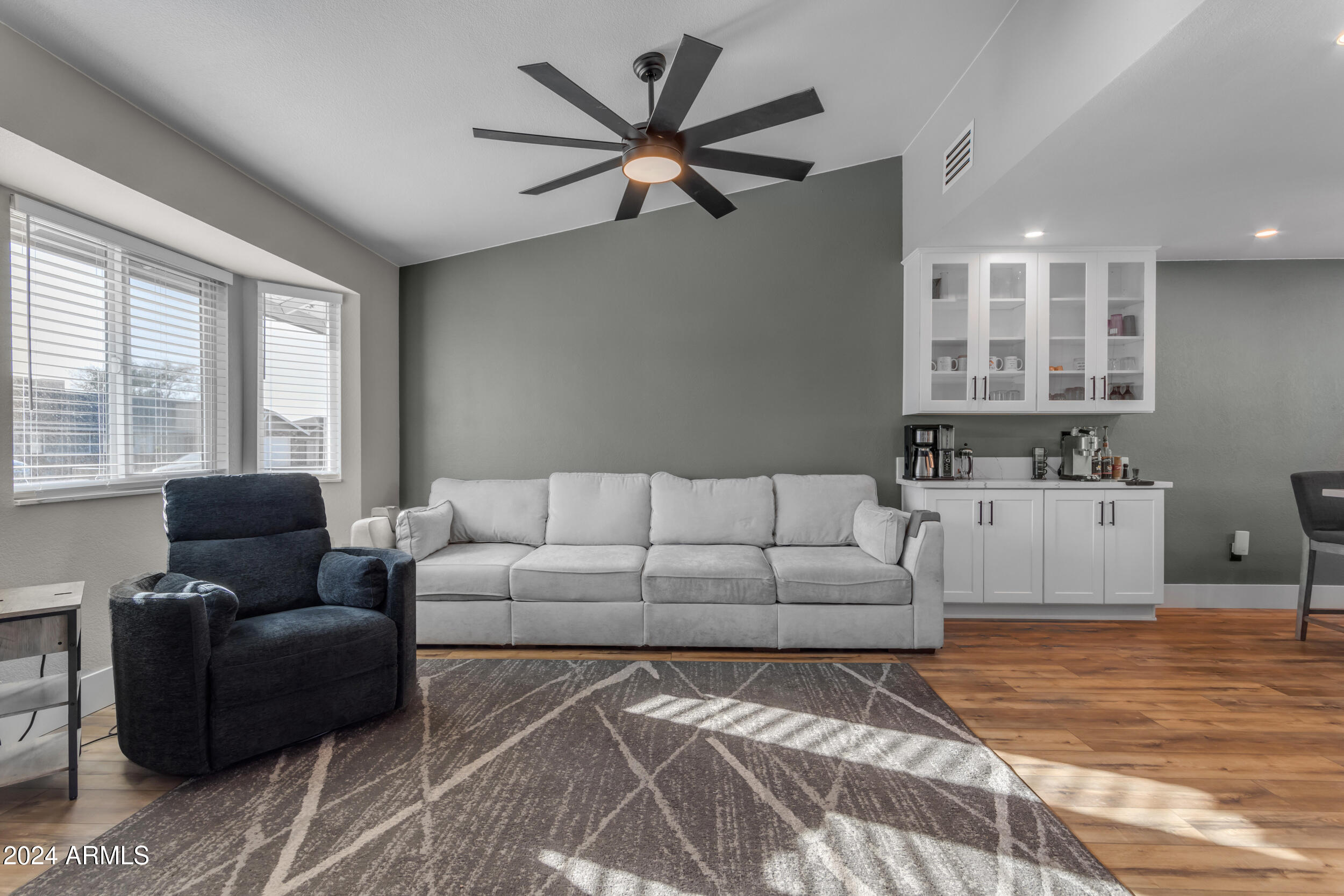 2218 E DRAGOON Avenue