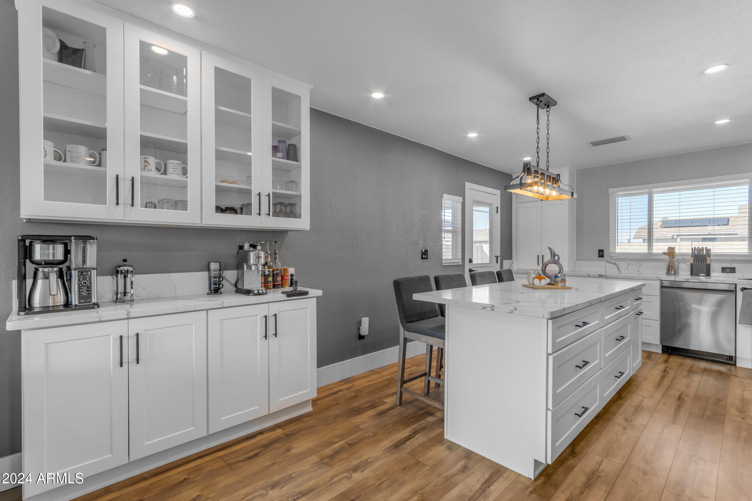 2218 E DRAGOON Avenue