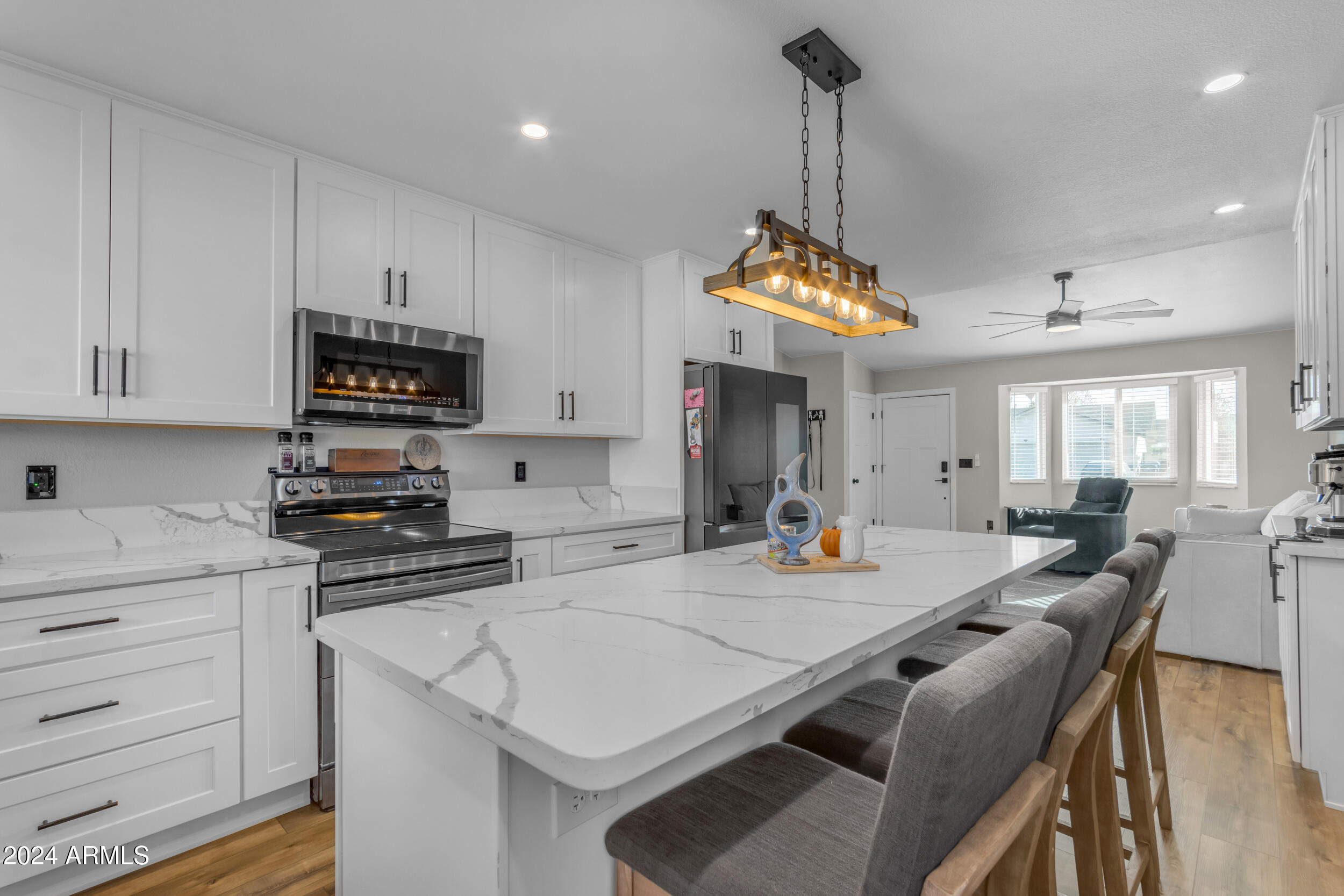 2218 E DRAGOON Avenue