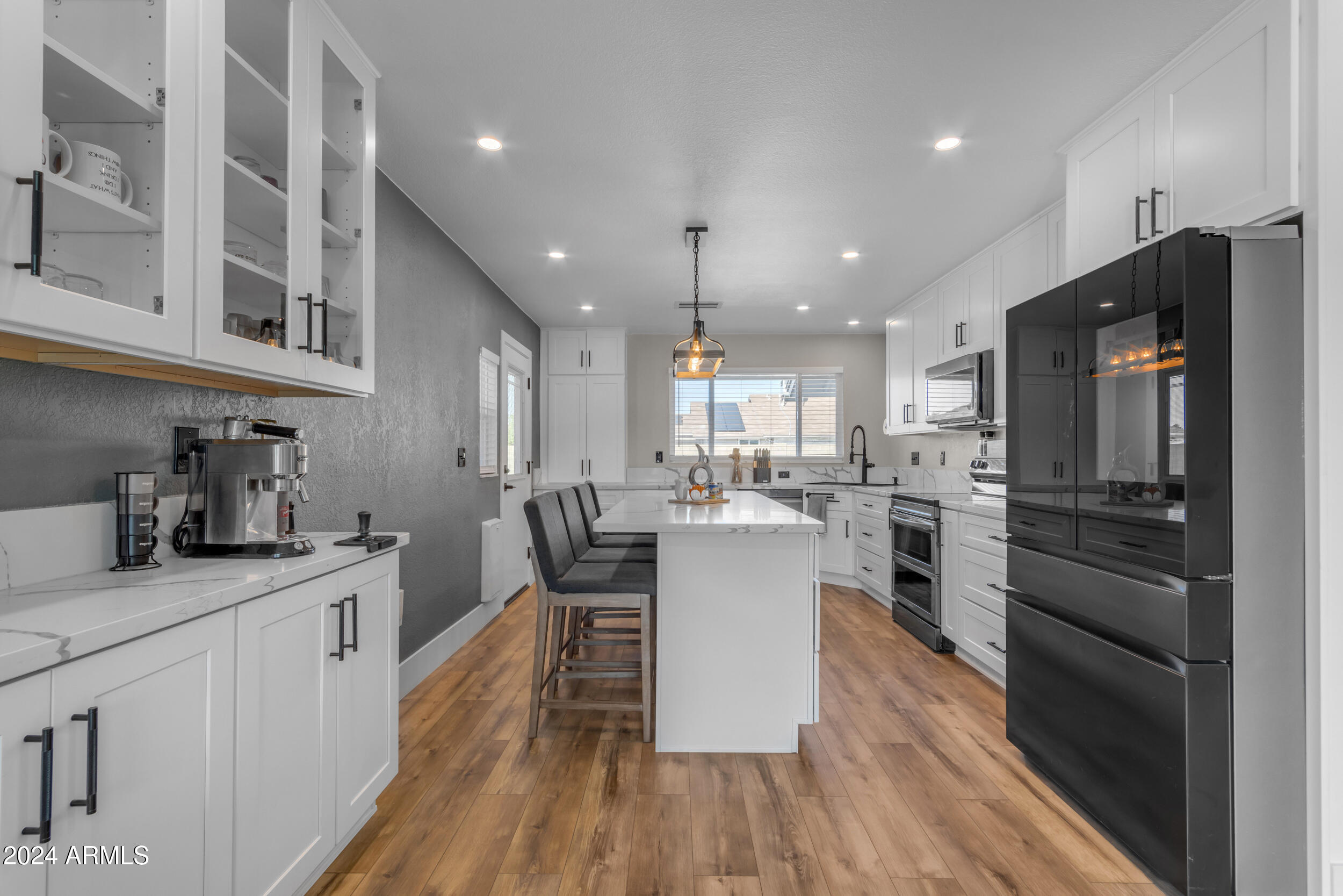 2218 E DRAGOON Avenue