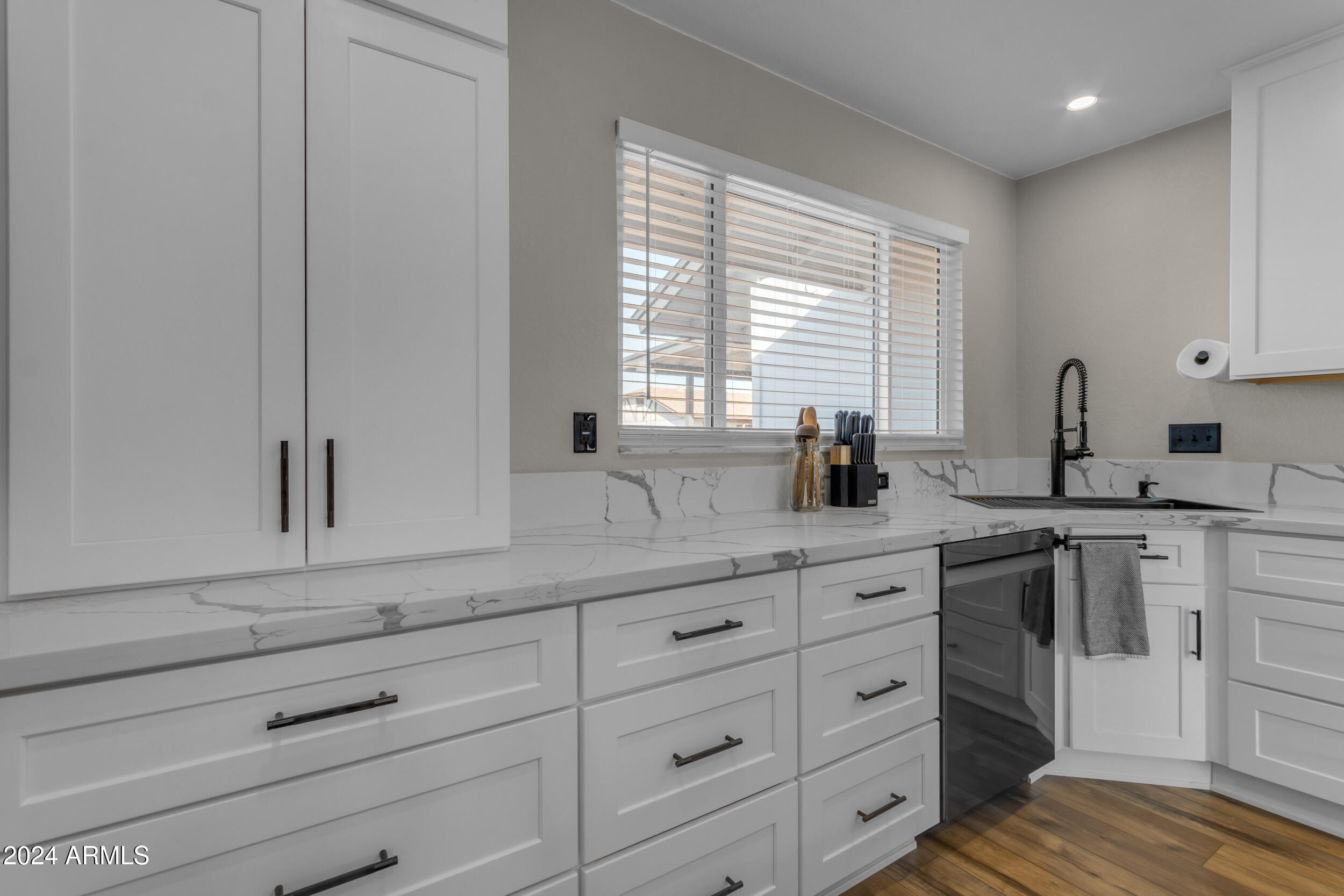 2218 E DRAGOON Avenue