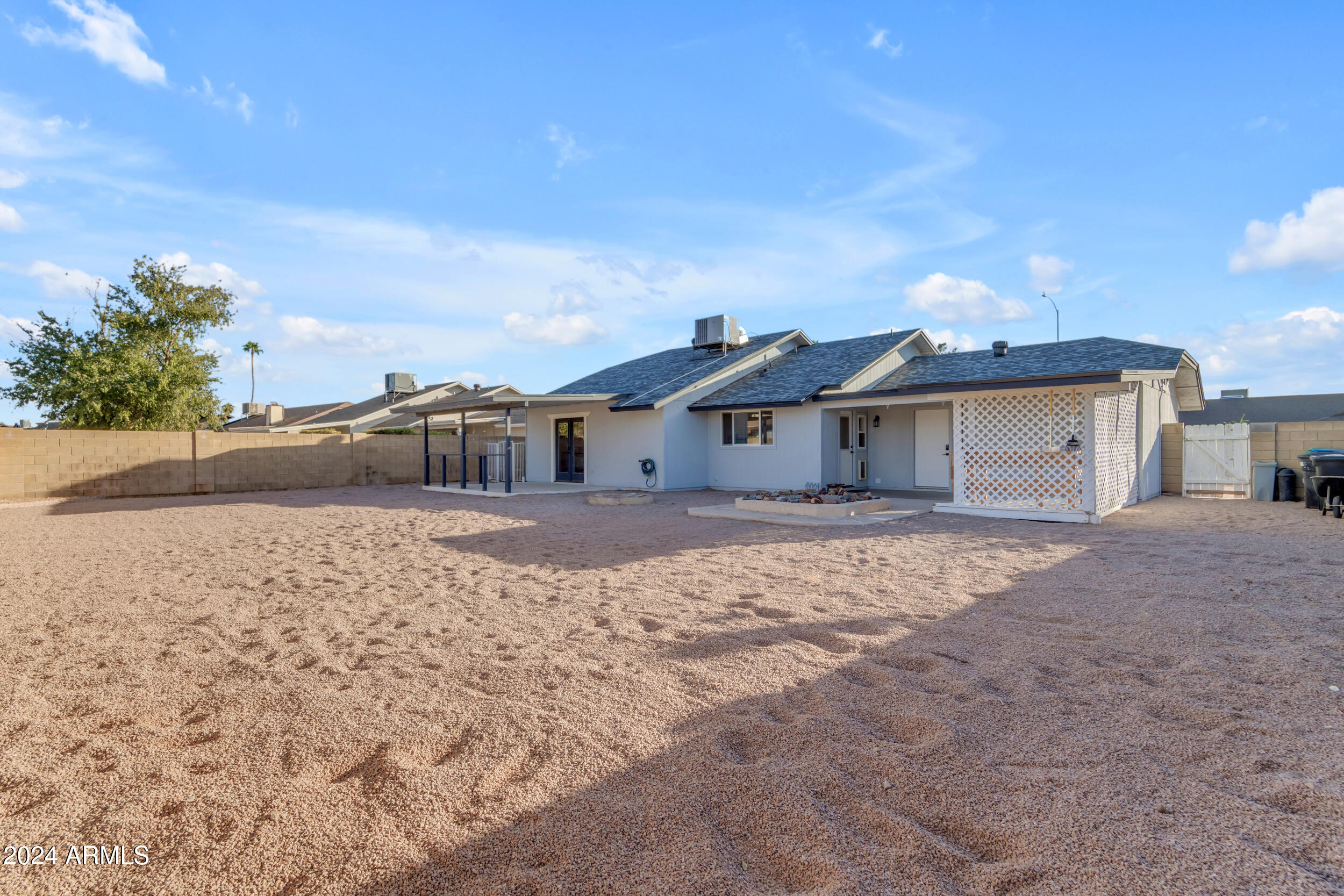 2218 E DRAGOON Avenue