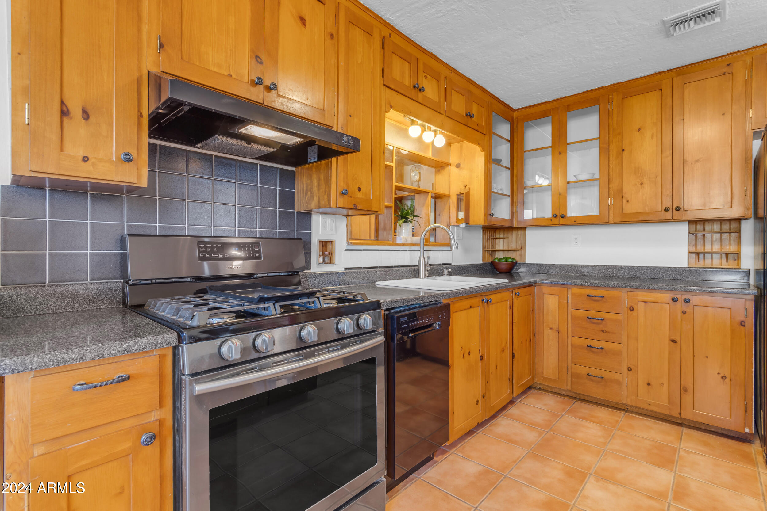 11475 N RHODES Court