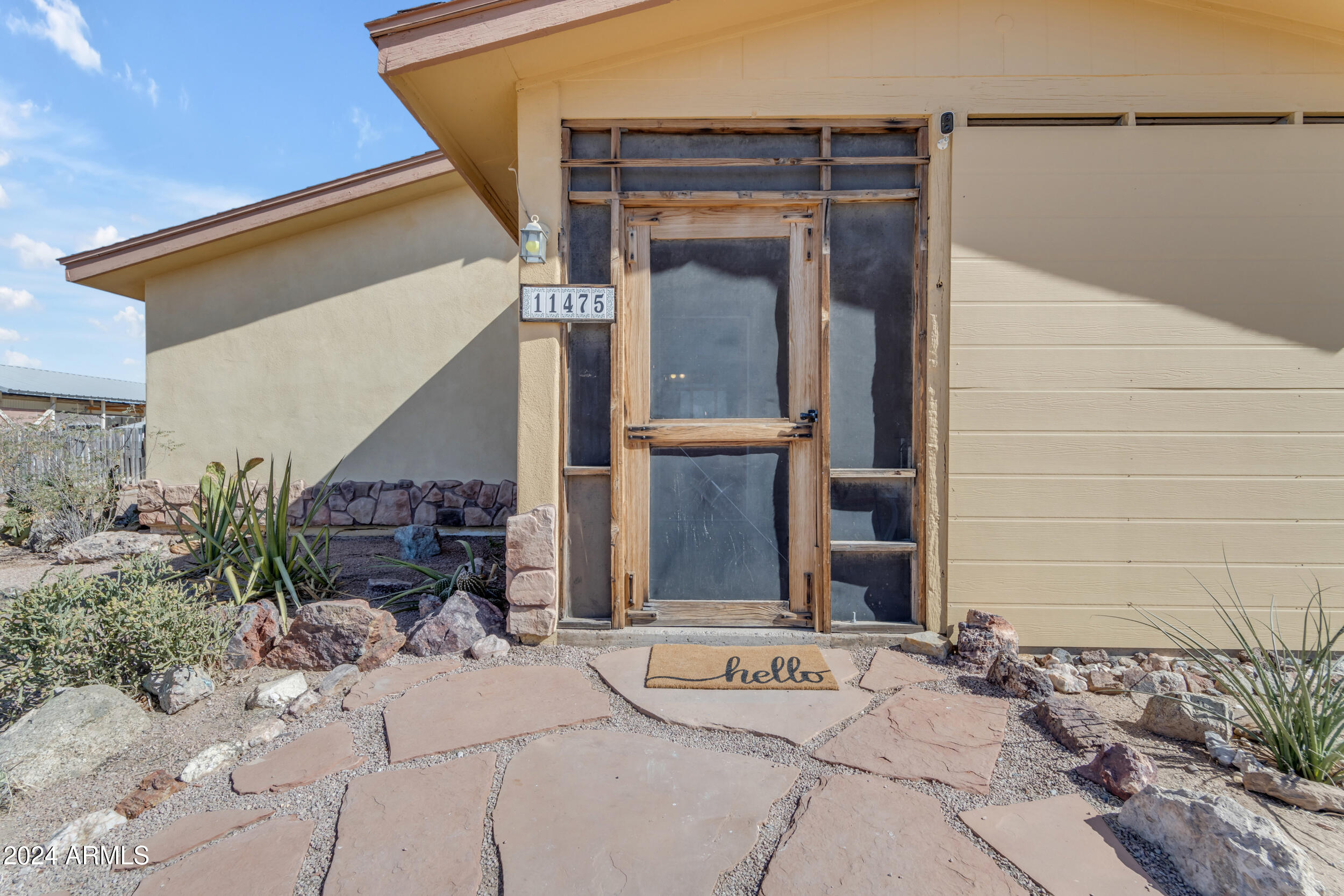 11475 N RHODES Court