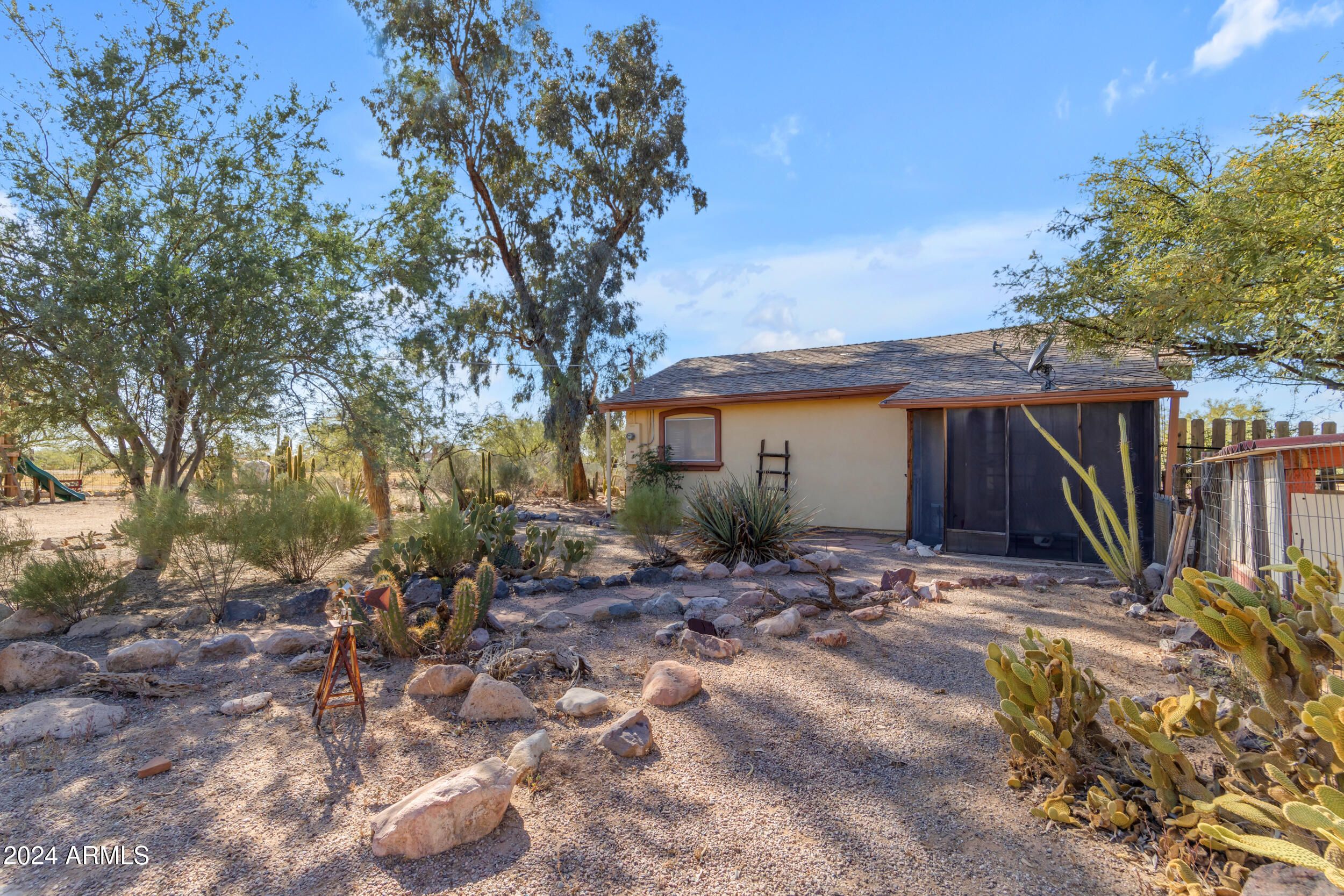 11475 N RHODES Court