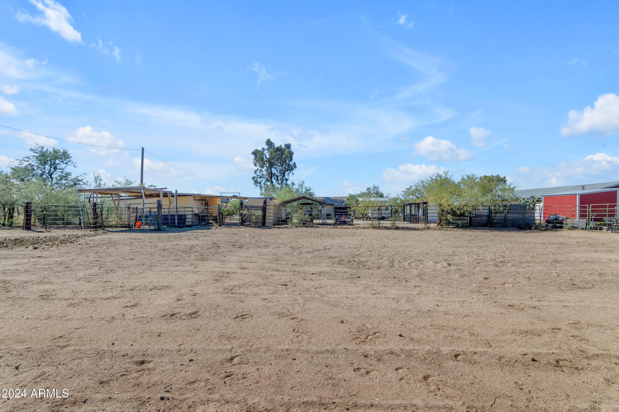 11475 N RHODES Court