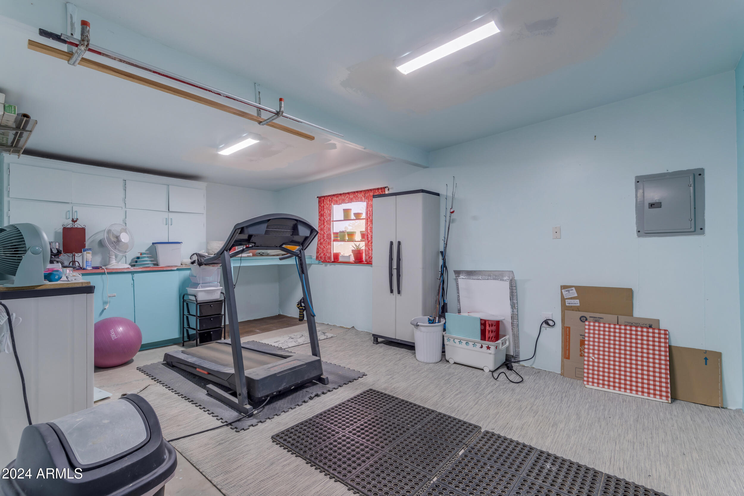 11475 N RHODES Court