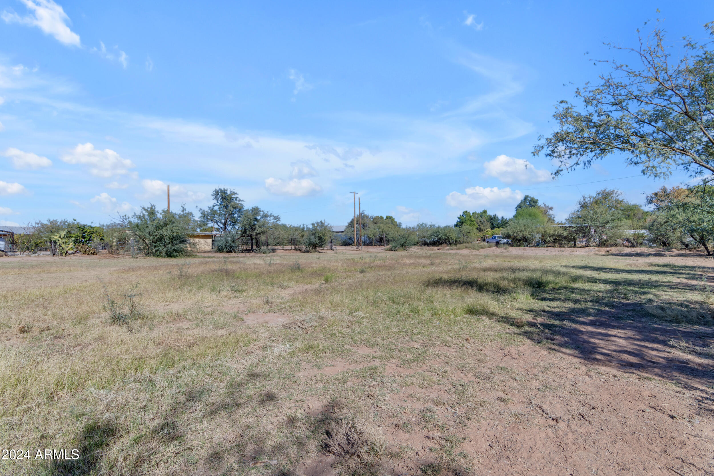 11475 N RHODES Court