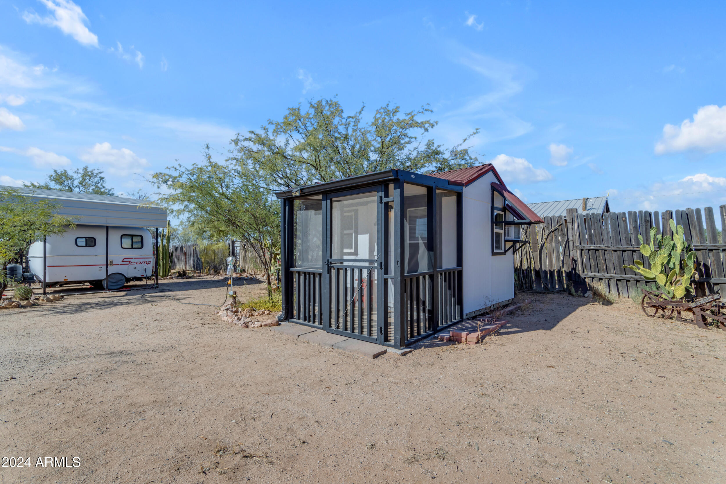 11475 N RHODES Court