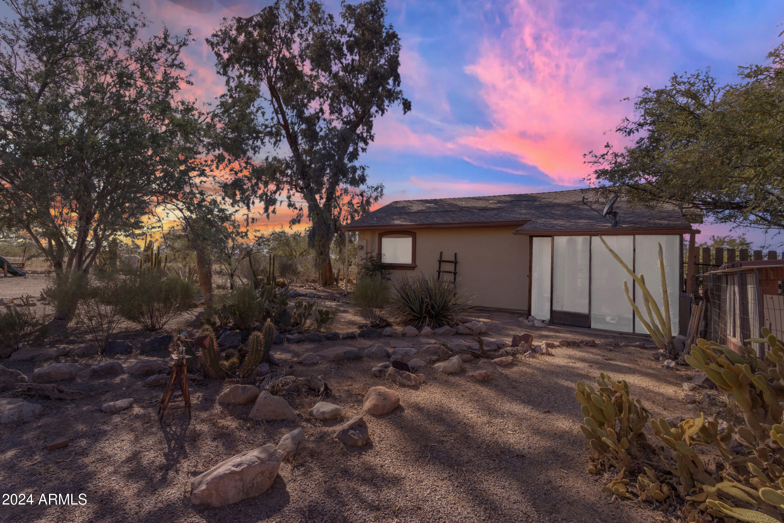 11475 N RHODES Court