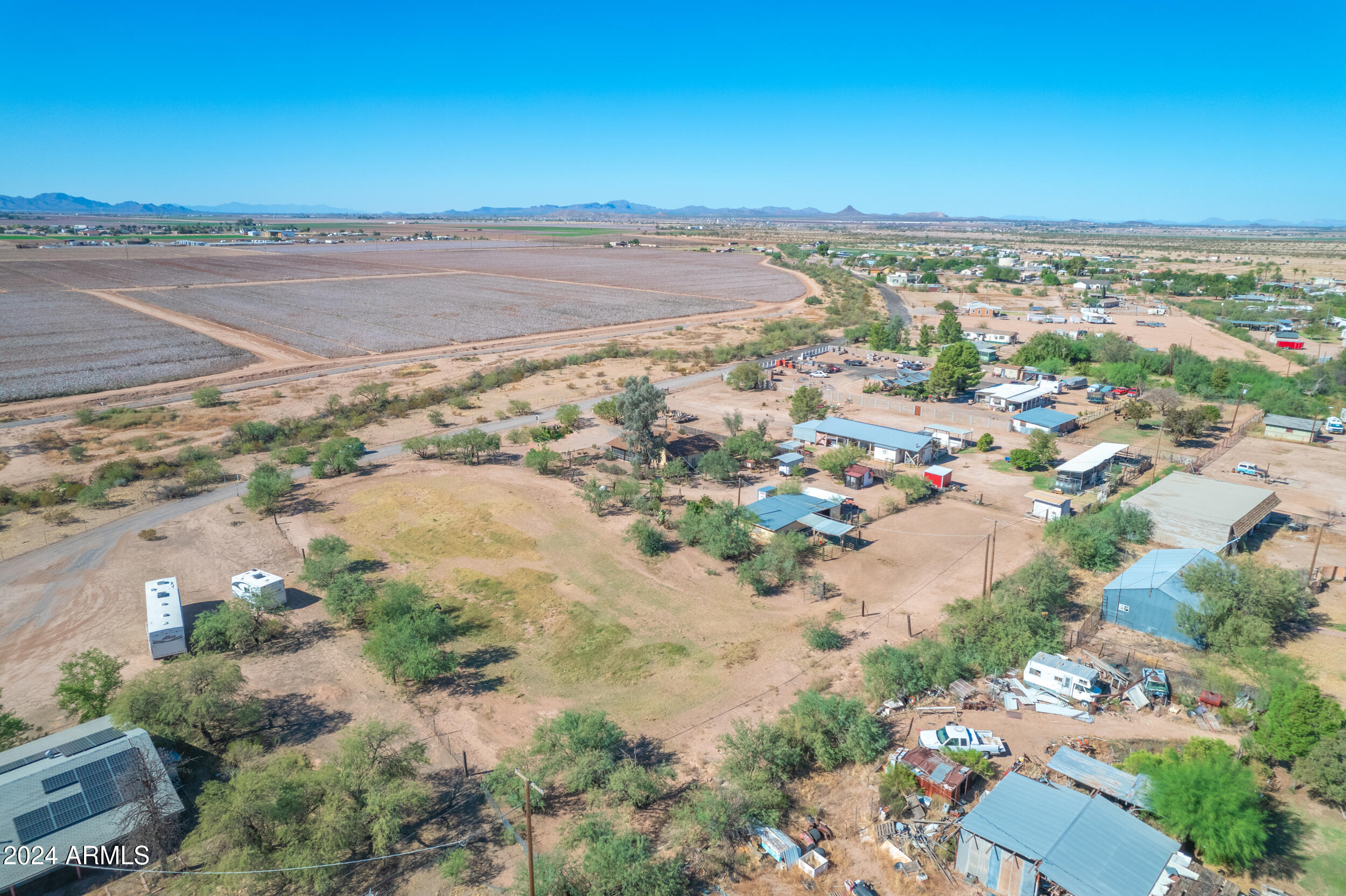 11475 N RHODES Court