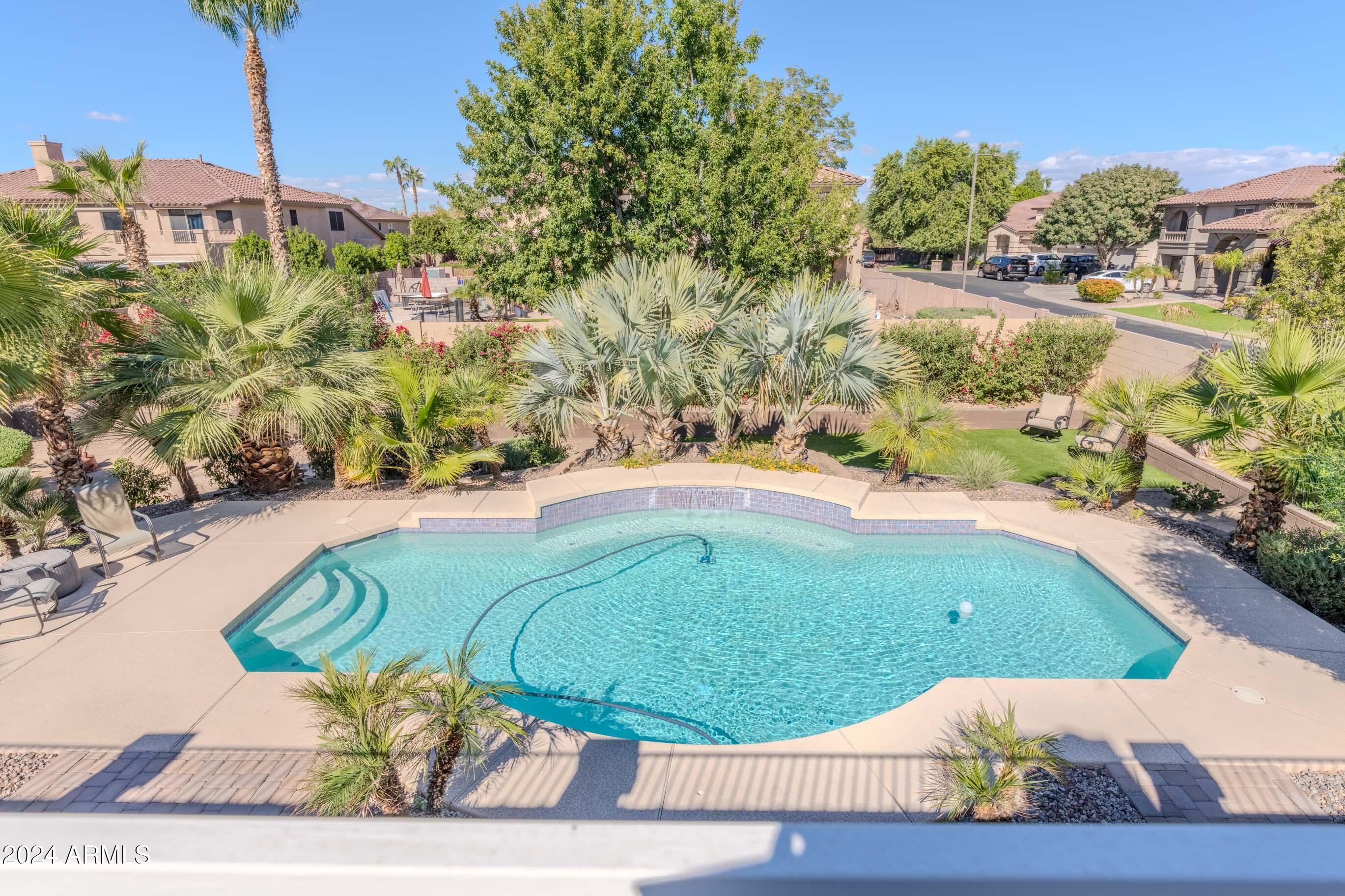 1724 E COCONINO Drive