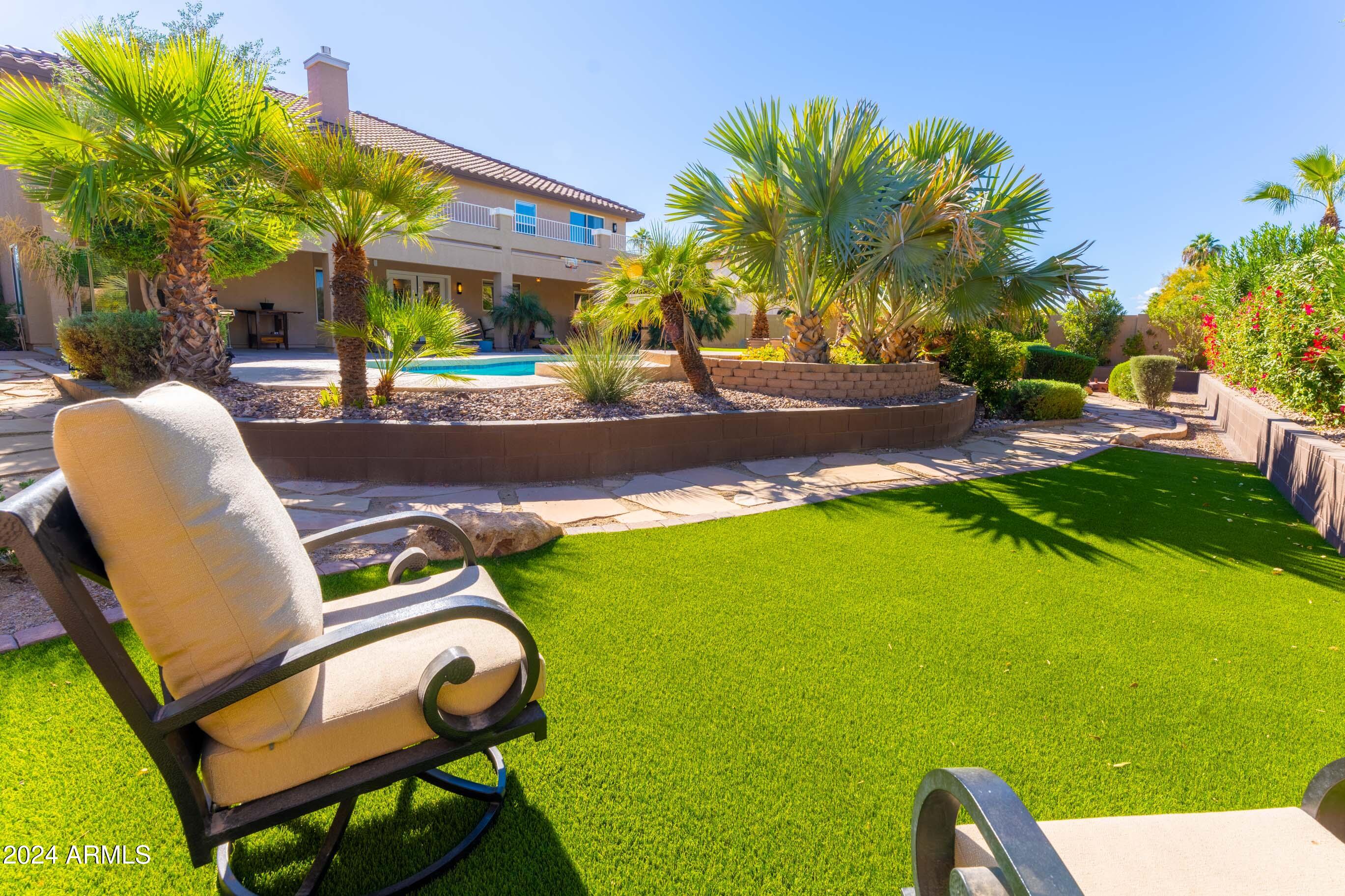 1724 E COCONINO Drive