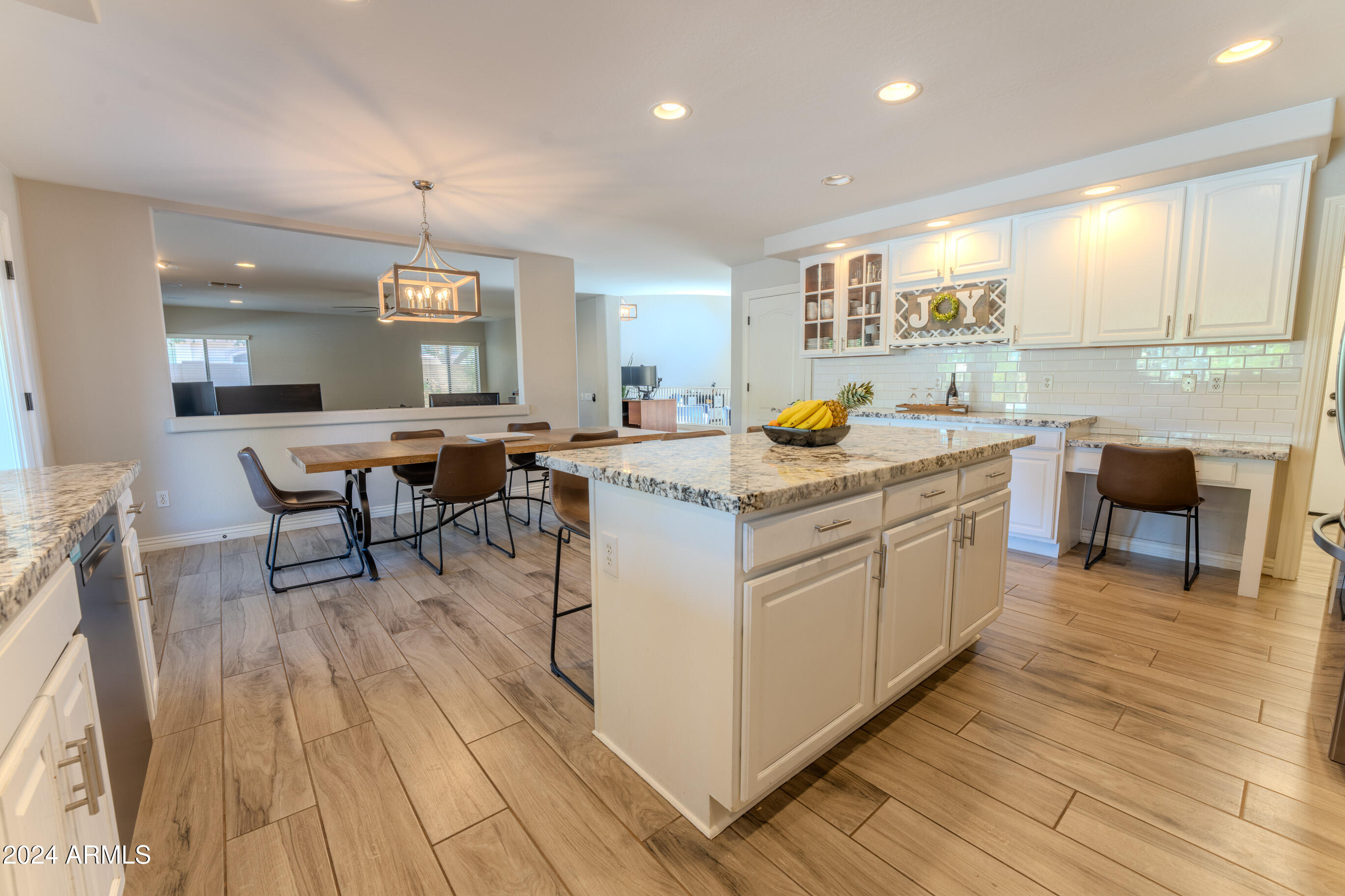 1724 E COCONINO Drive
