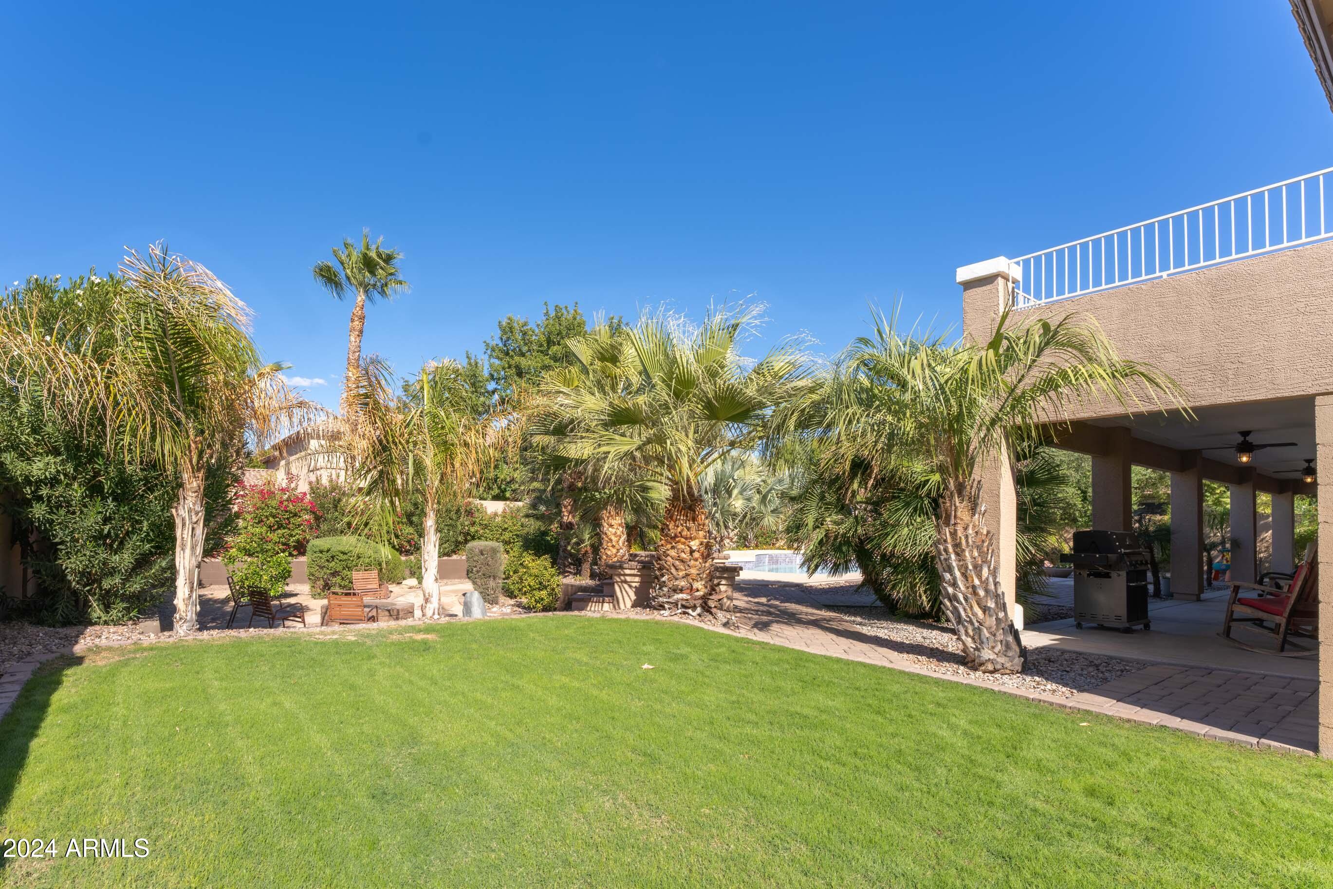 1724 E COCONINO Drive