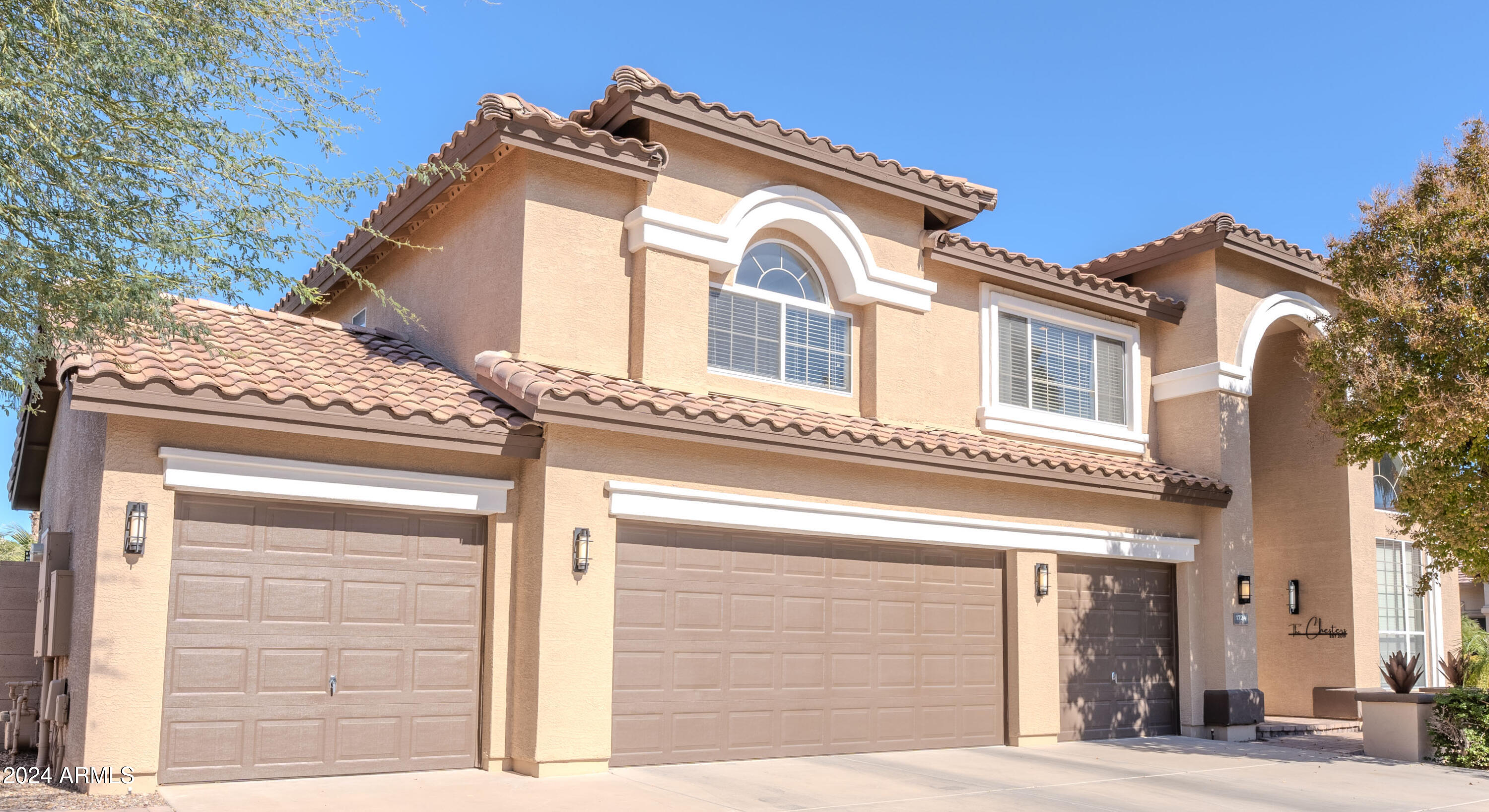 1724 E COCONINO Drive