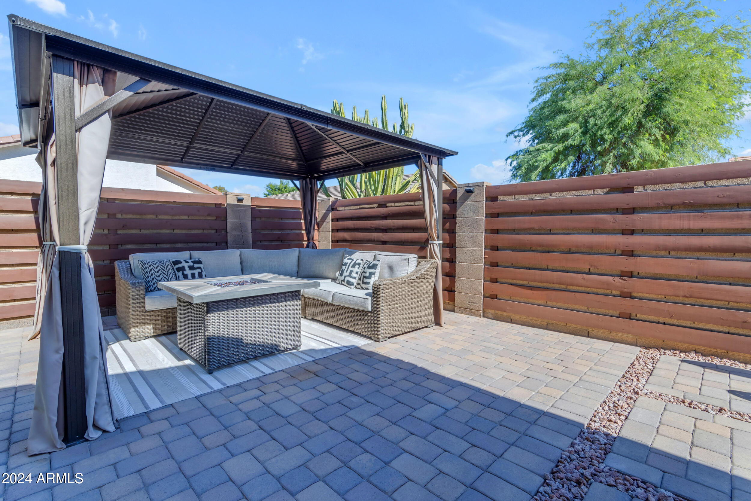 2168 E ARABIAN Drive