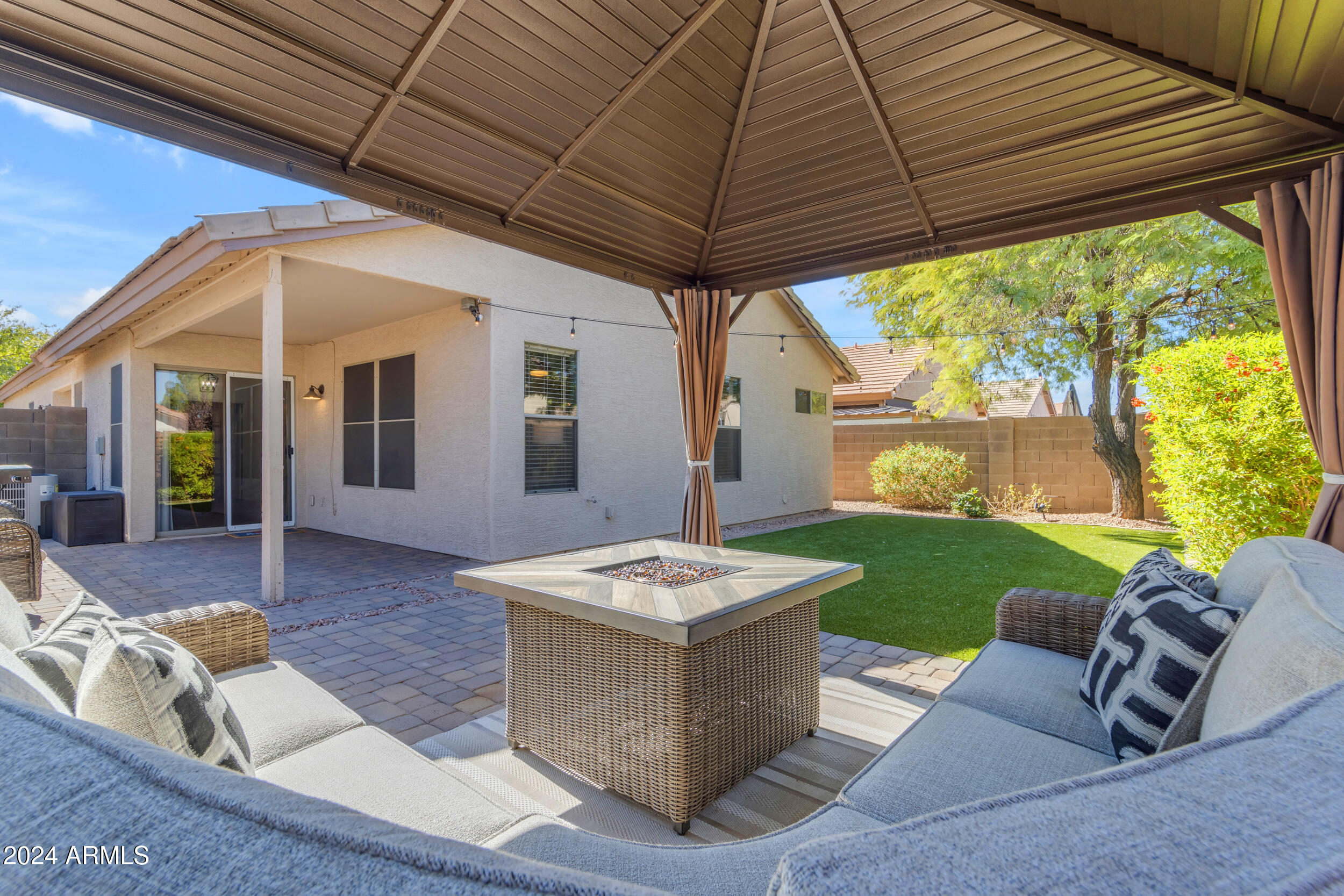 2168 E ARABIAN Drive