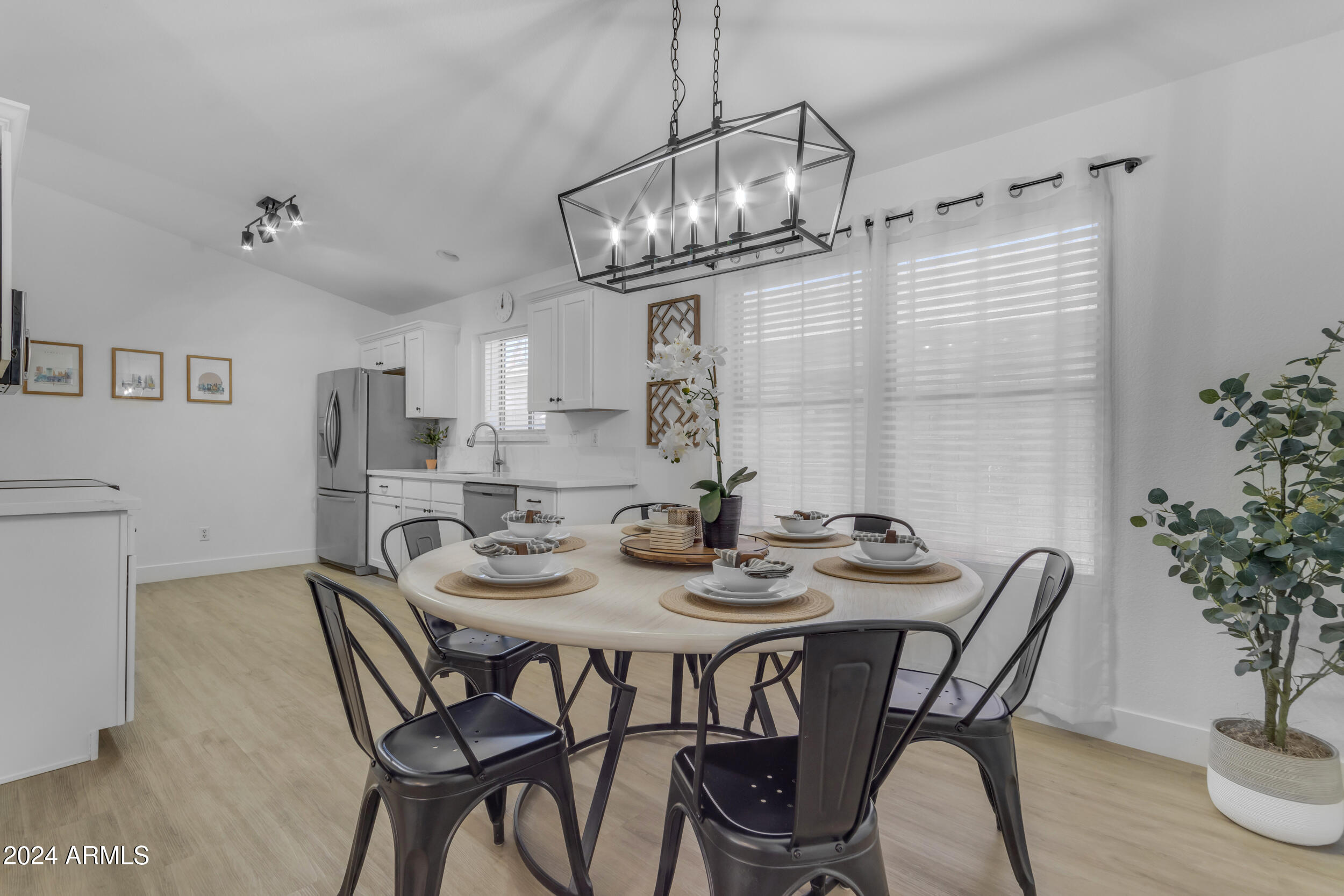 2168 E ARABIAN Drive