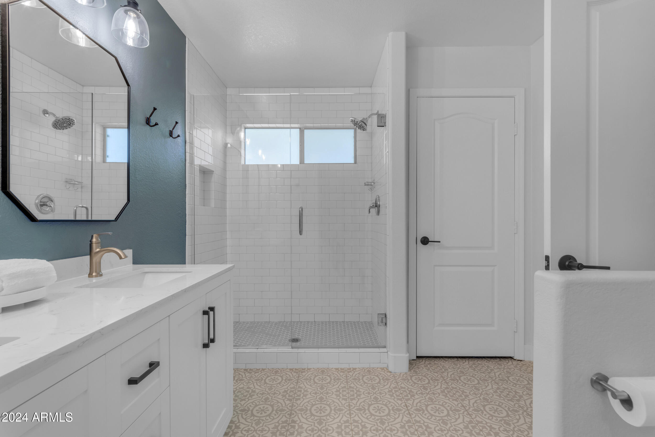 2168 E ARABIAN Drive