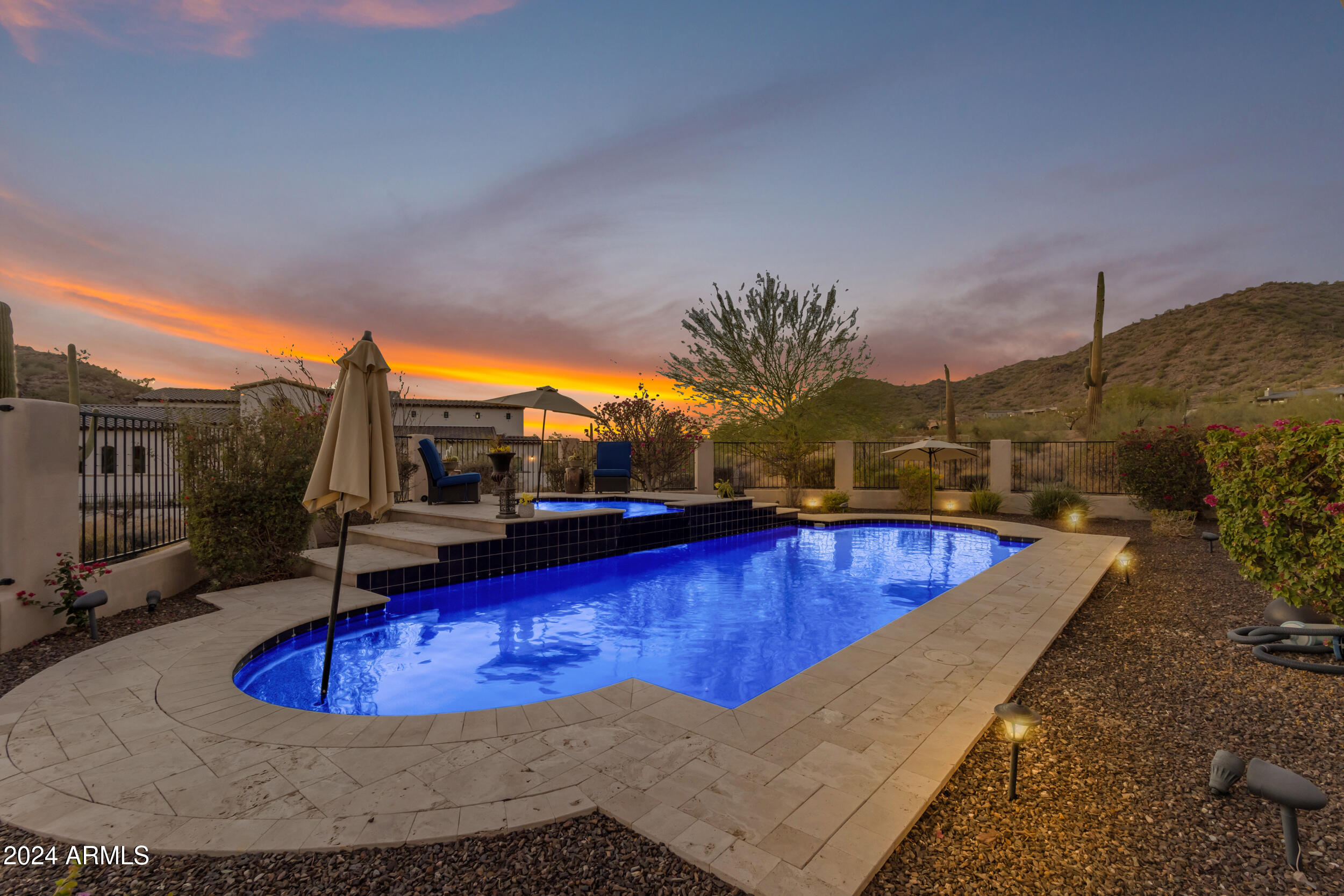 8724 E REGINA Circle