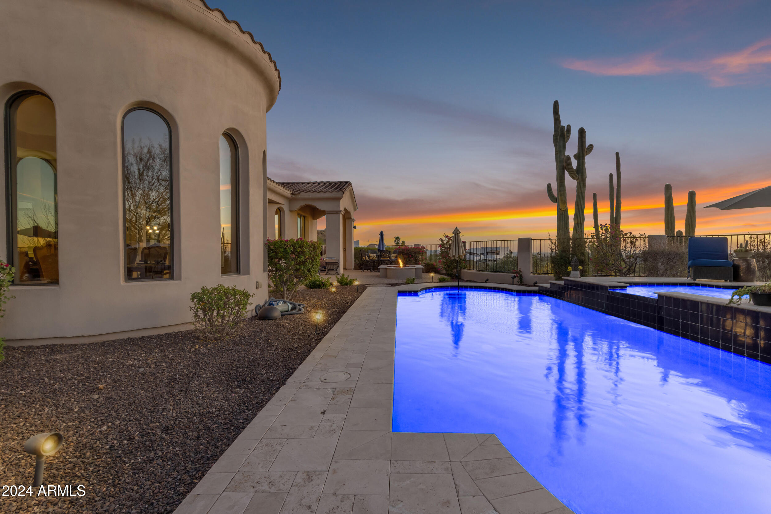 8724 E REGINA Circle