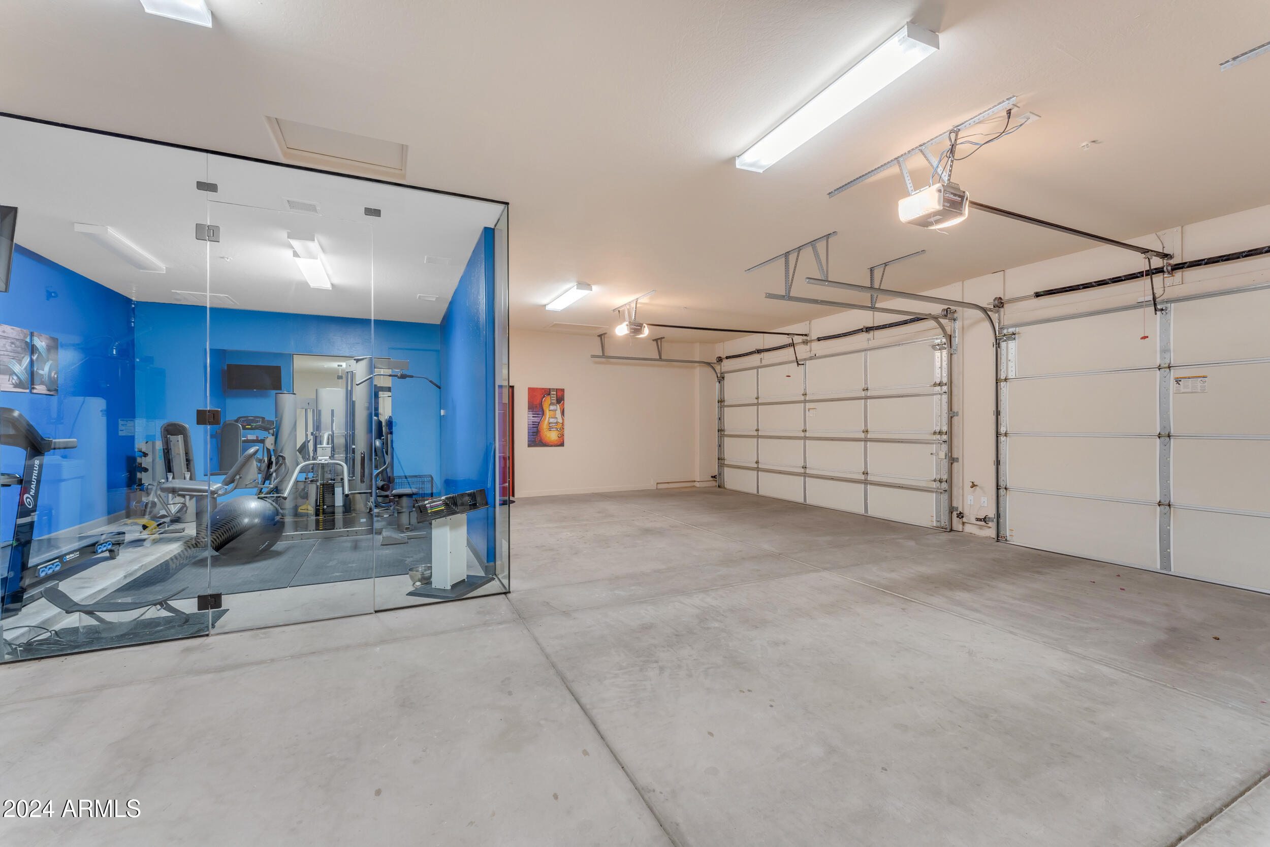 8724 E REGINA Circle