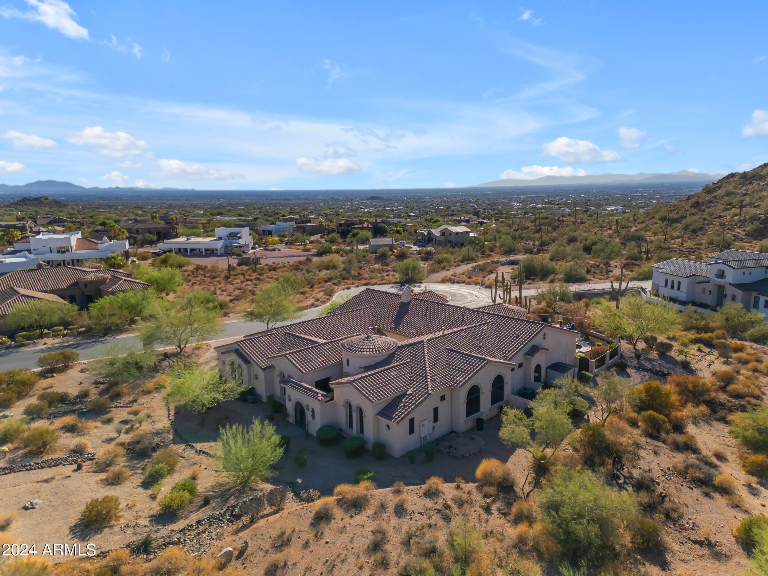 8724 E REGINA Circle